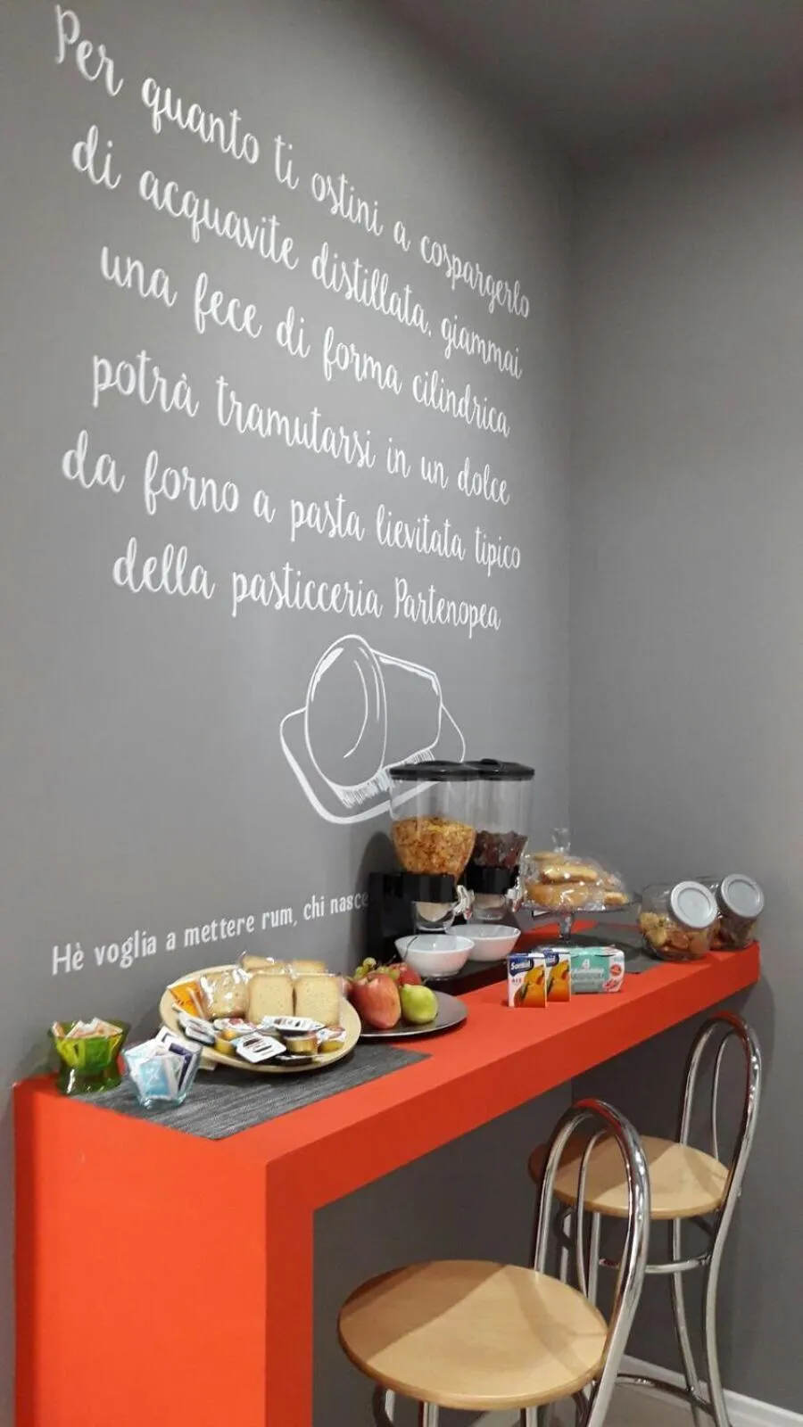 Food and drinks in B&b Next Stop Napoli