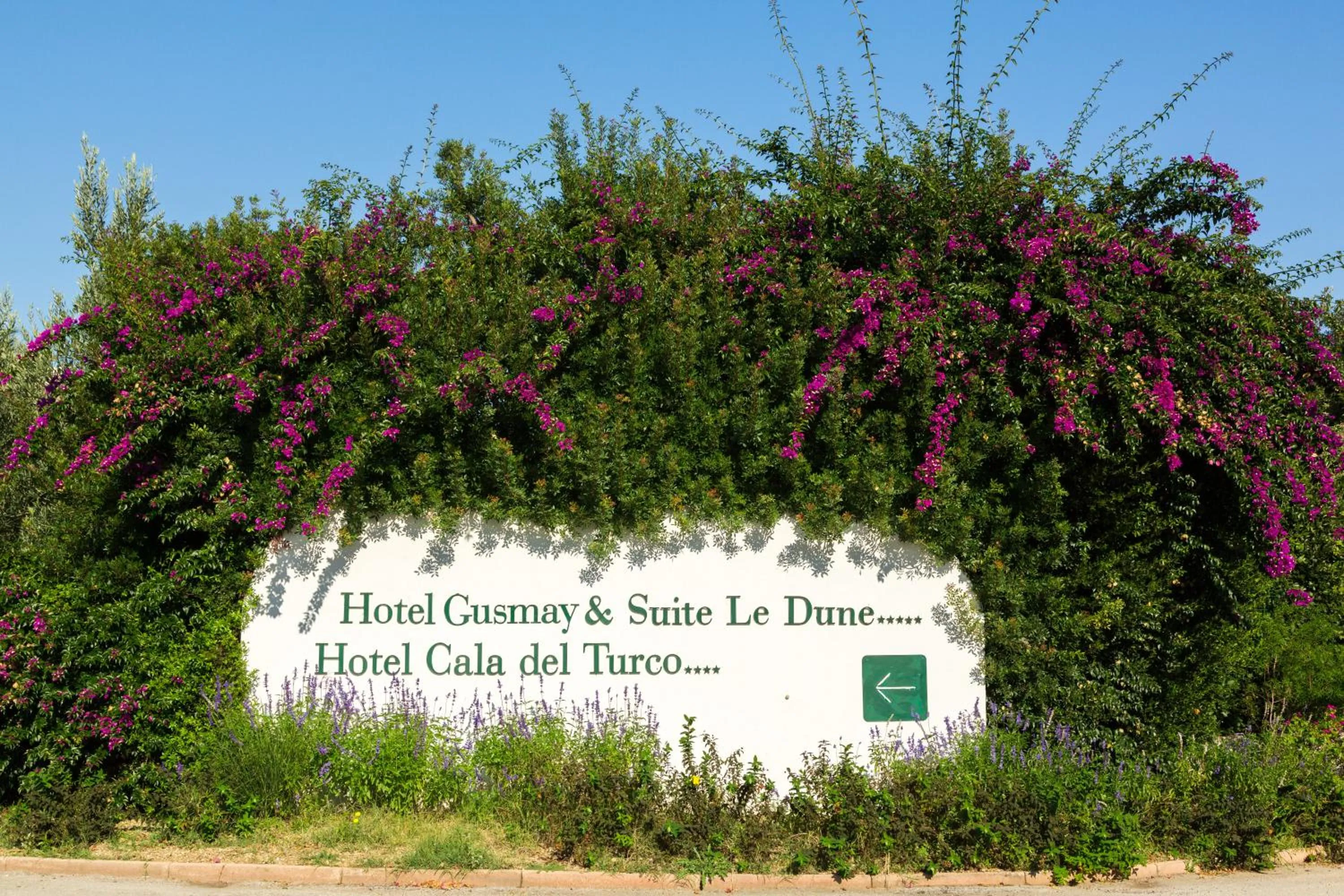 Property building in Valtur Baia del Gusmay Beach Resort