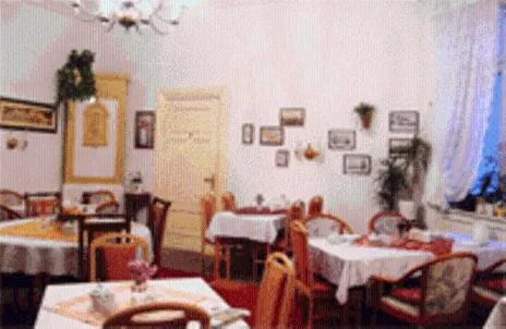 Restaurant/places to eat in Haus am Pfaffenteich
