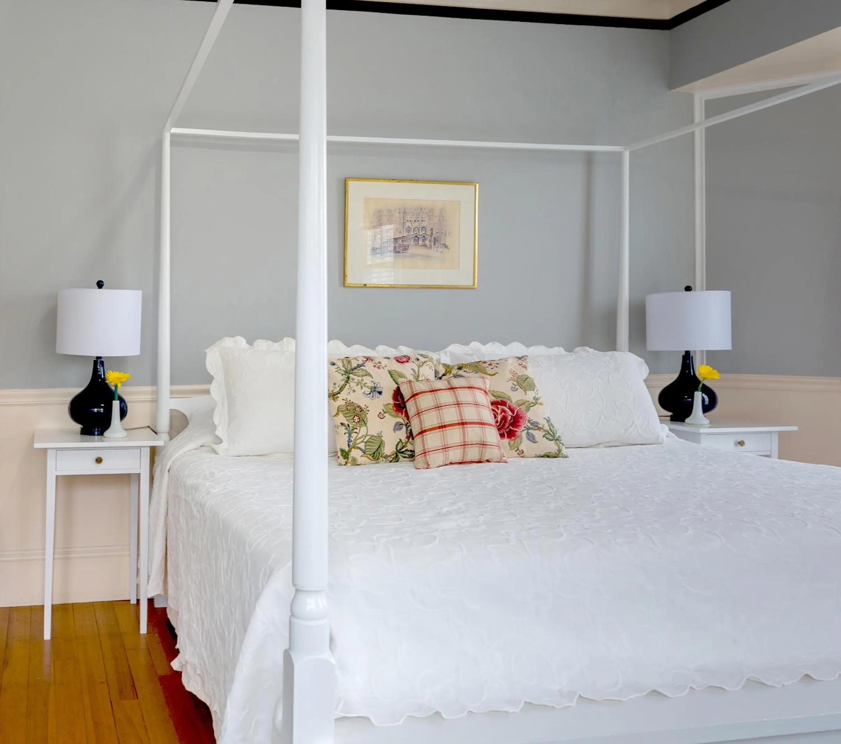 Bed in Queen Anne Inn