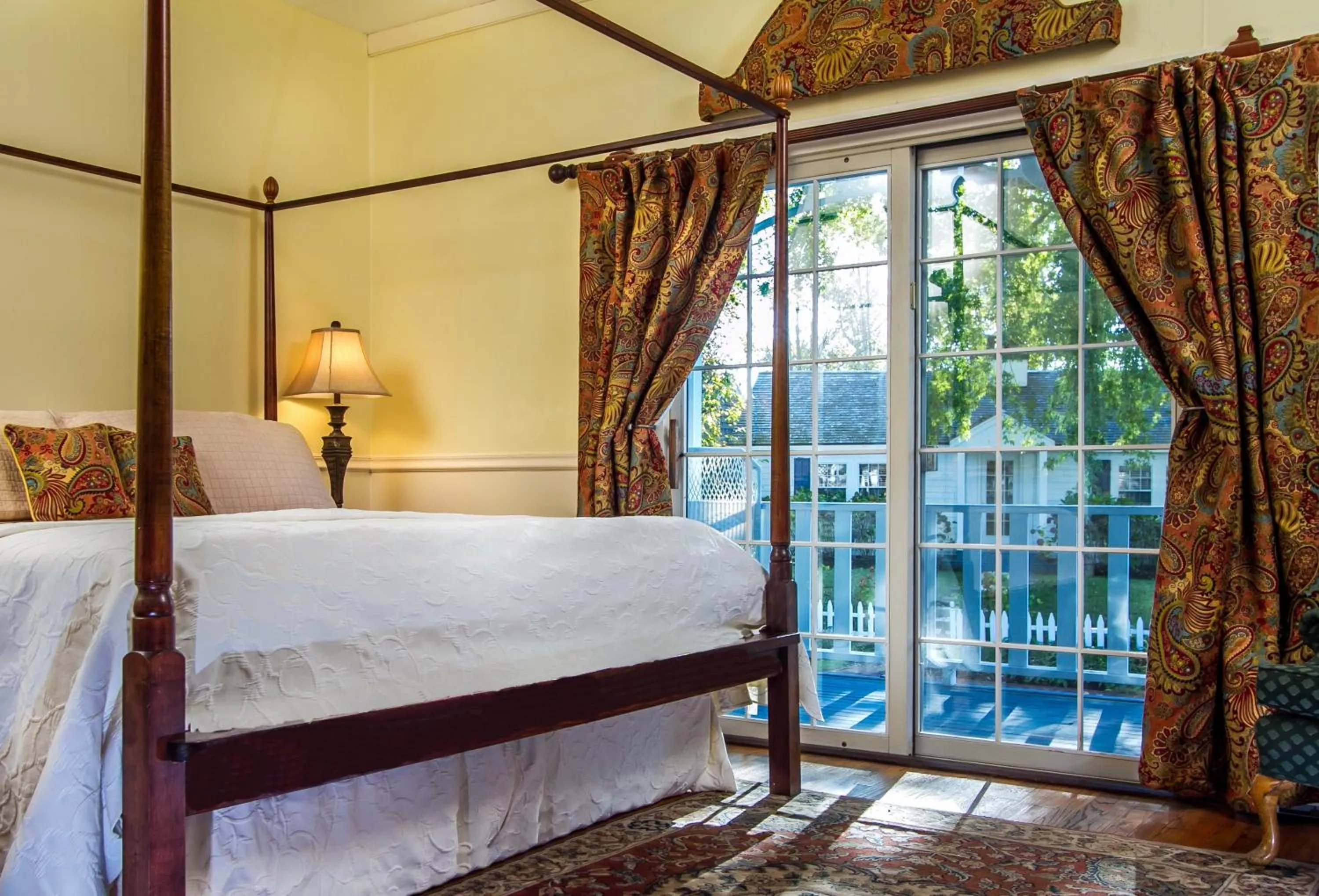 Day, Bed in Queen Anne Inn