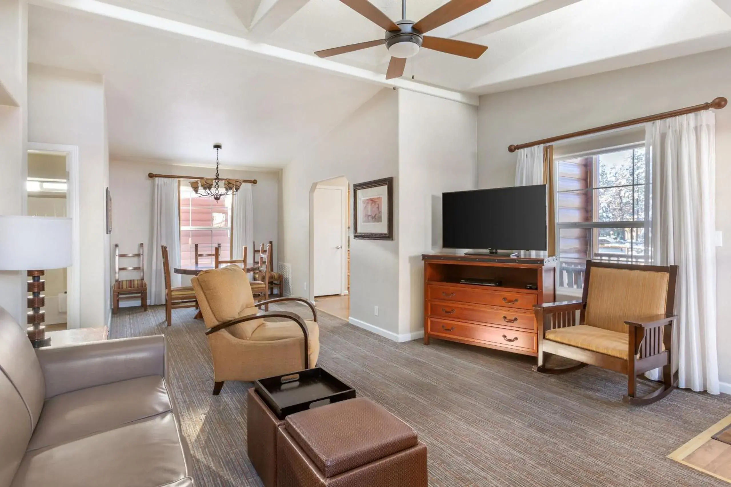 Living room in PVC at The Roundhouse Resort Living room in PVC at The Roundhouse Resort