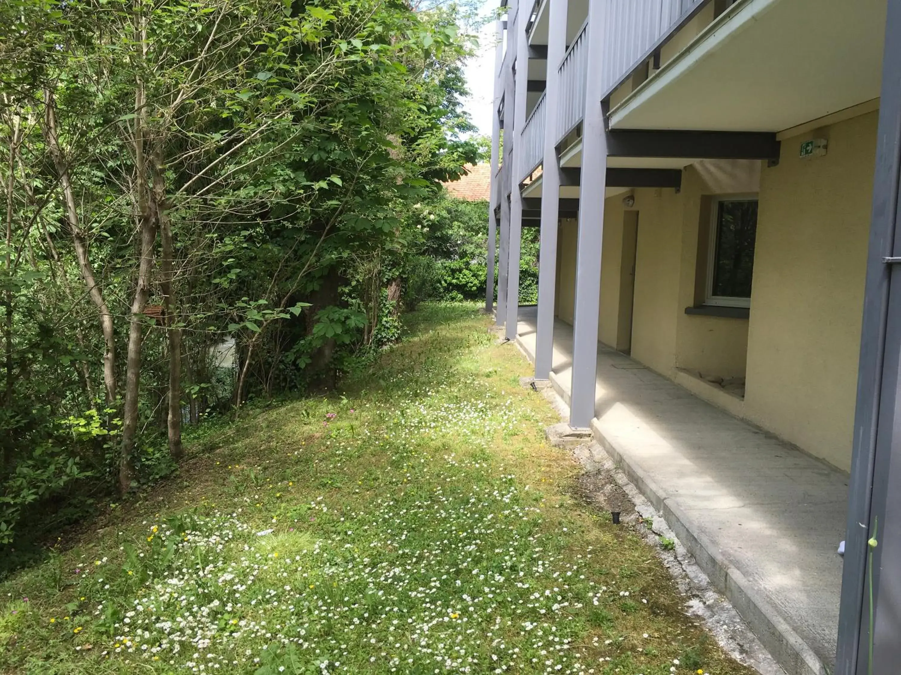 Property building in Hotel Bel Alp Manosque Property building in Hotel Bel Alp Manosque