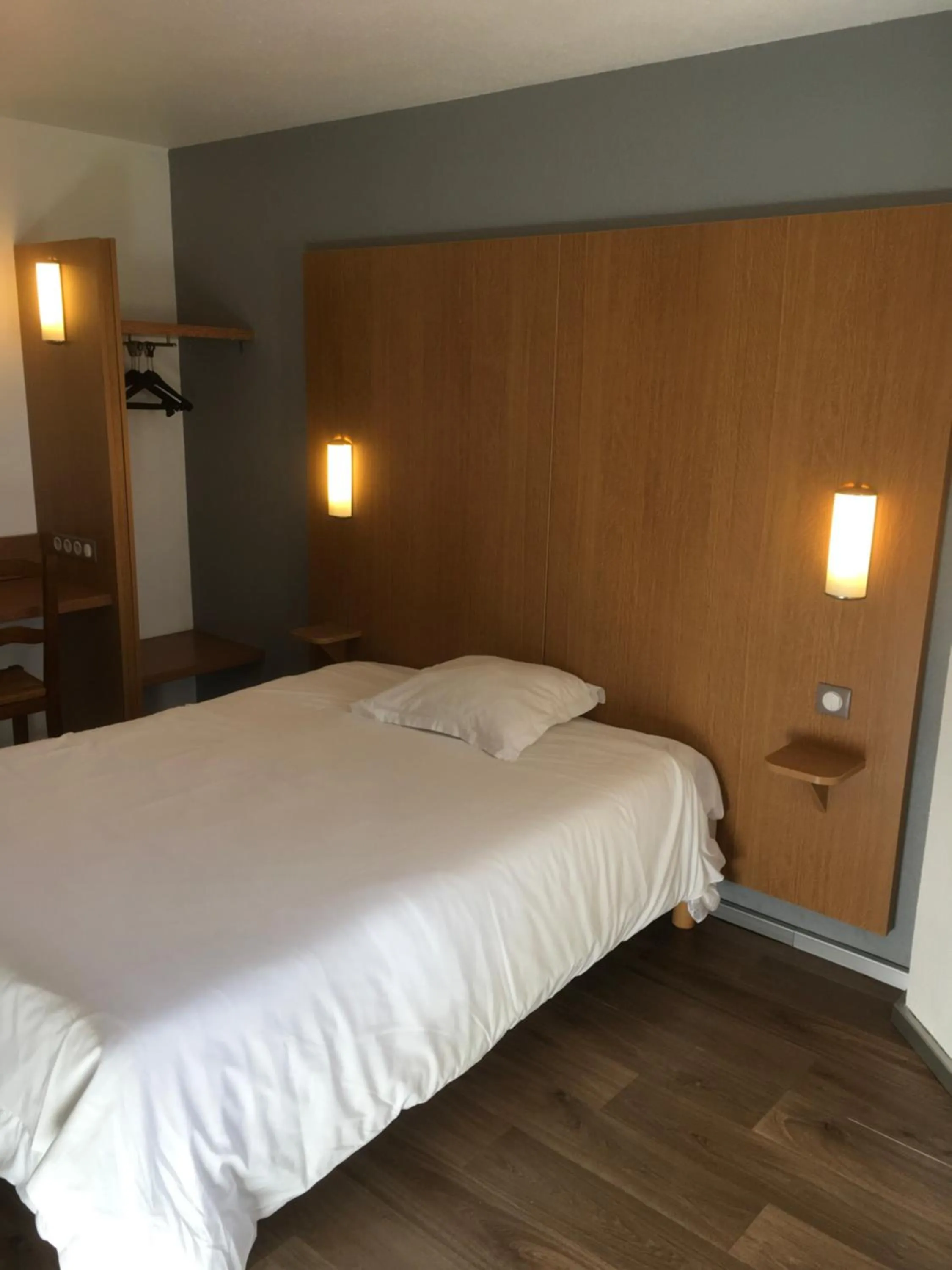 Photo of the whole room, Bed in Hotel Bel Alp Manosque