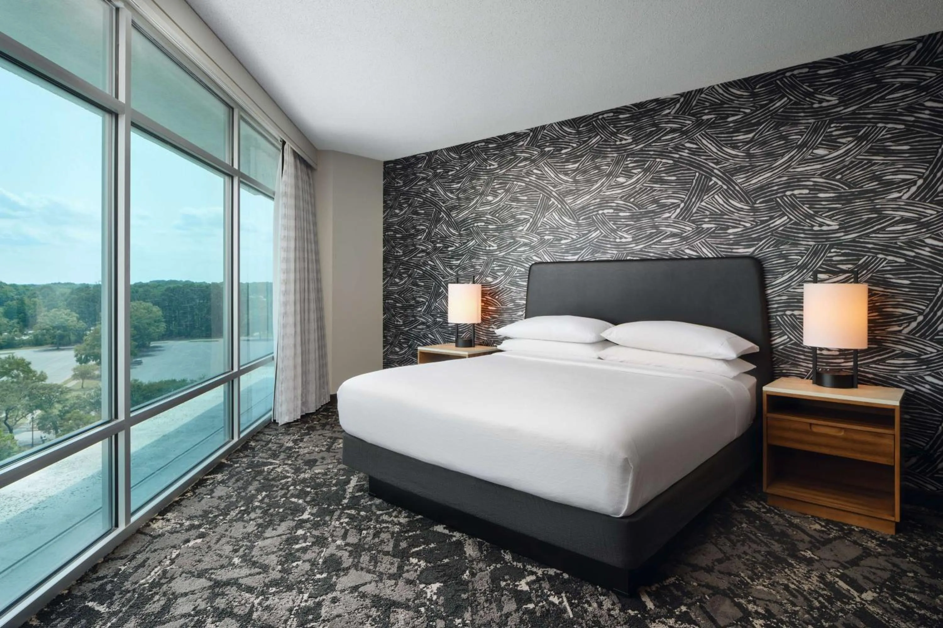 Bed in Embassy Suites by Hilton Hampton Convention Center