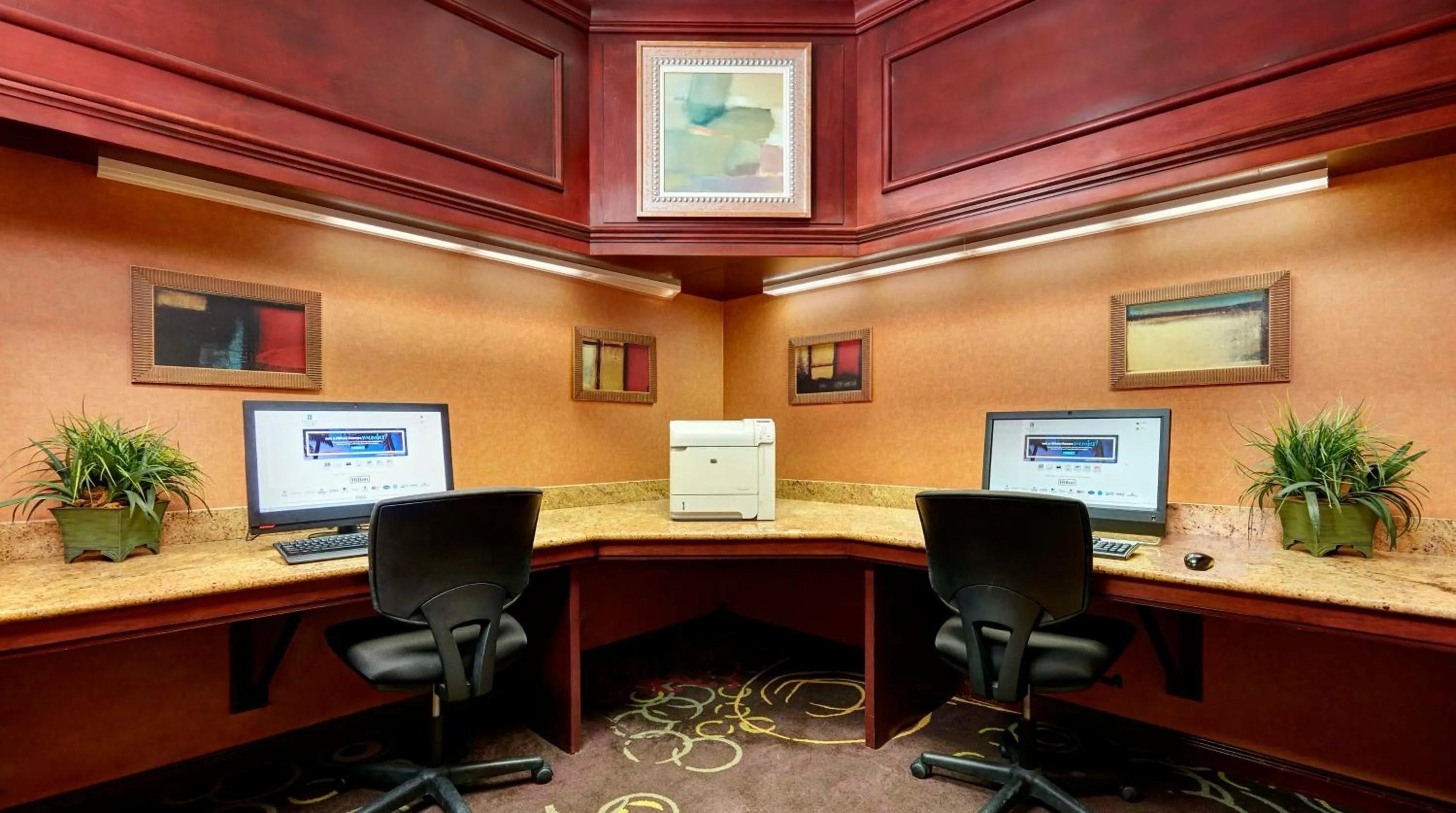 Business facilities in Embassy Suites by Hilton Hampton Convention Center