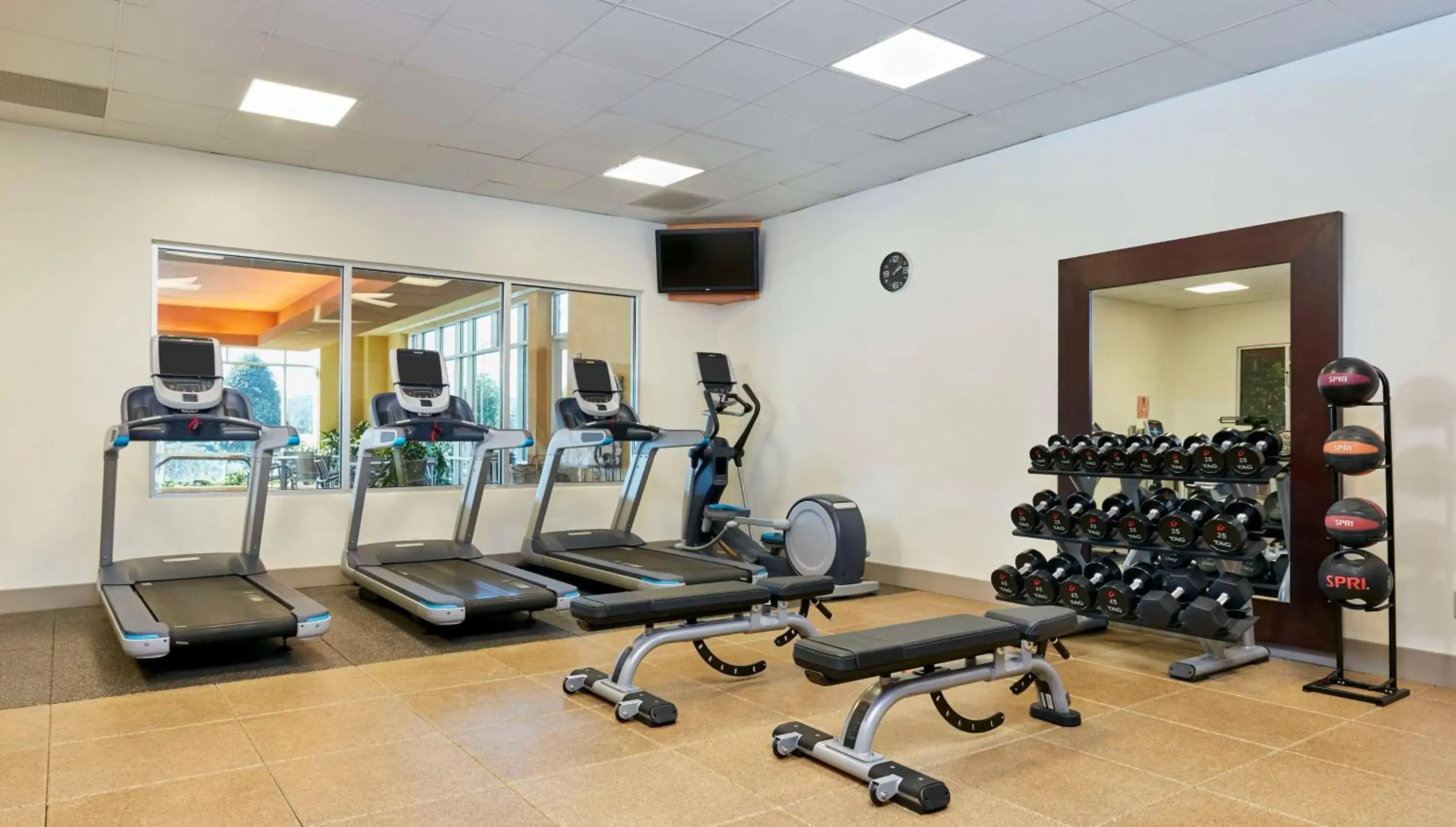 Fitness centre/facilities in Embassy Suites by Hilton Hampton Convention Center Fitness centre/facilities in Embassy Suites by Hilton Hampton Convention Center