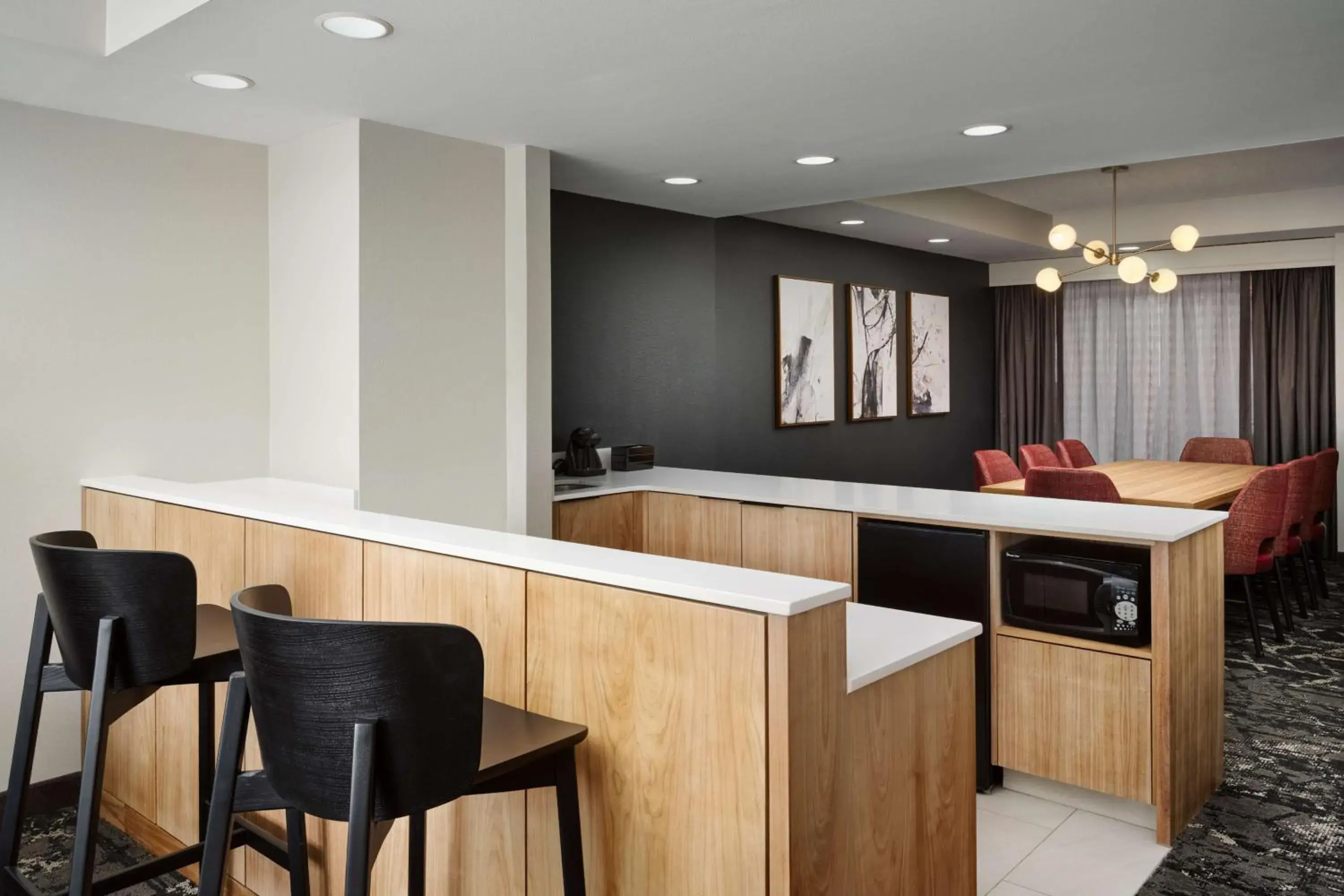 Living room in Embassy Suites by Hilton Hampton Convention Center Living room in Embassy Suites by Hilton Hampton Convention Center