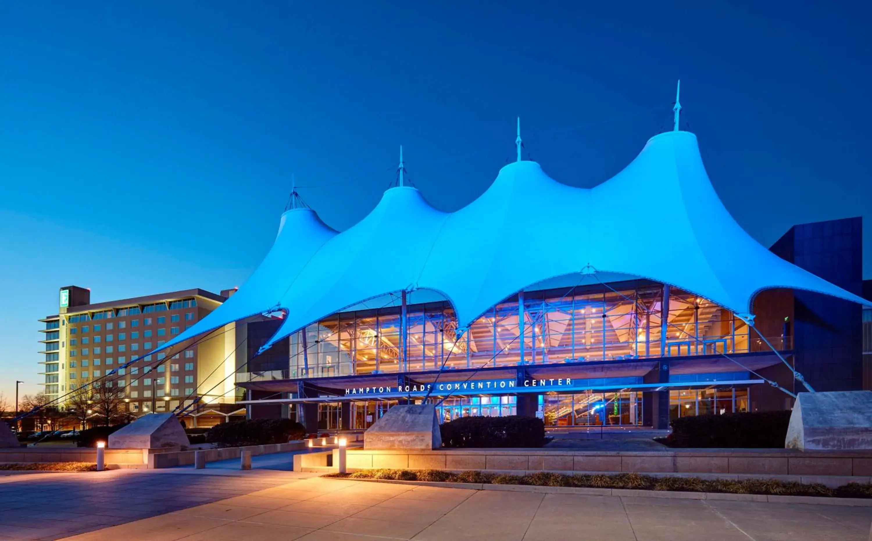 Property building in Embassy Suites by Hilton Hampton Convention Center Property building in Embassy Suites by Hilton Hampton Convention Center