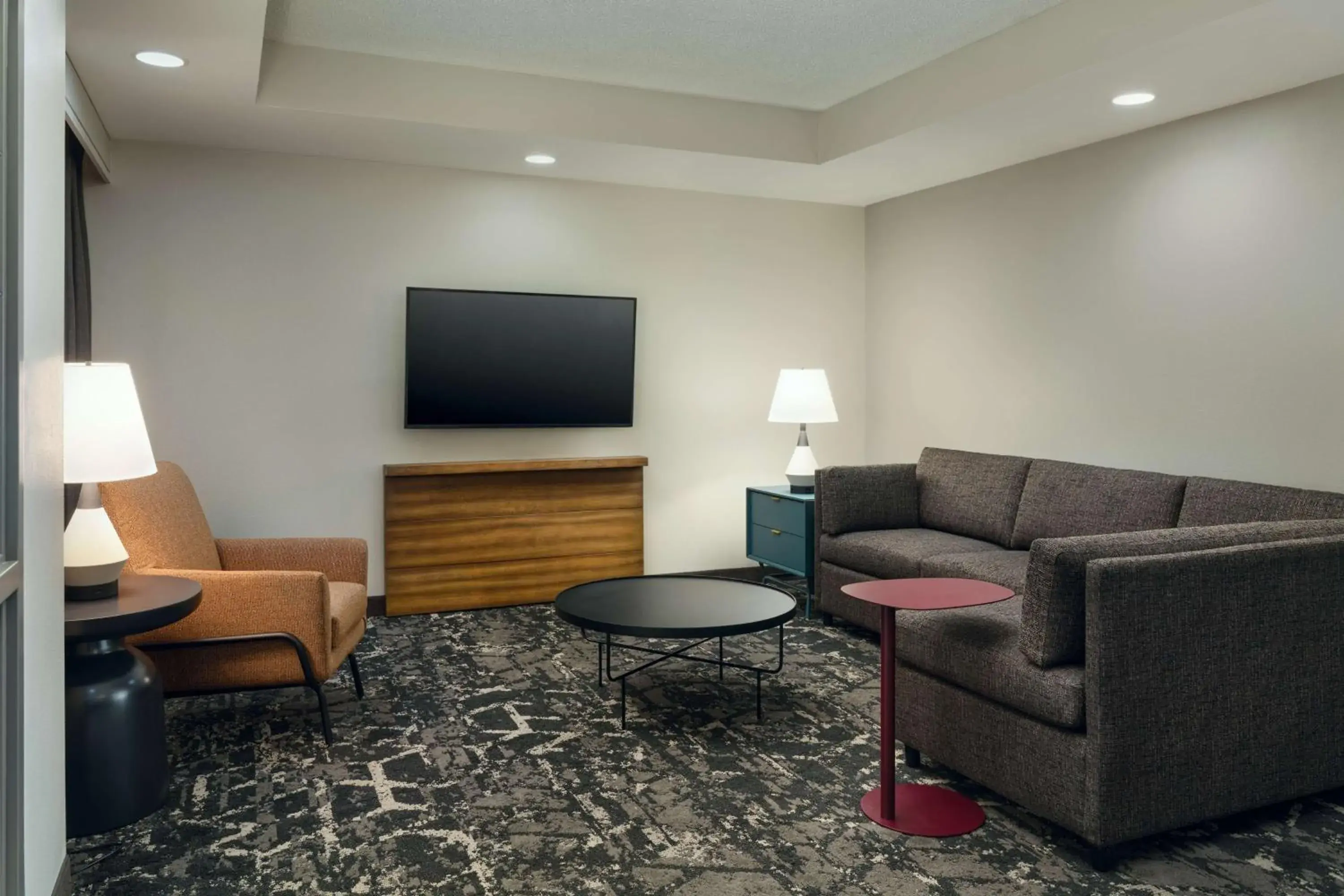 Living room in Embassy Suites by Hilton Hampton Convention Center Living room in Embassy Suites by Hilton Hampton Convention Center