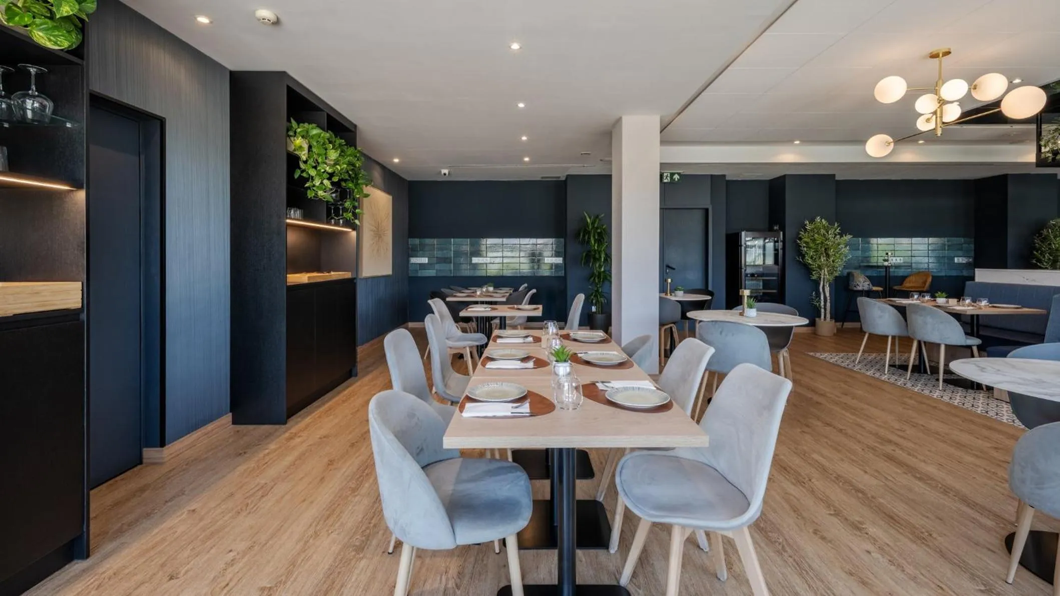 Restaurant/places to eat in Hotel Crowne Plaza Madrid Airport