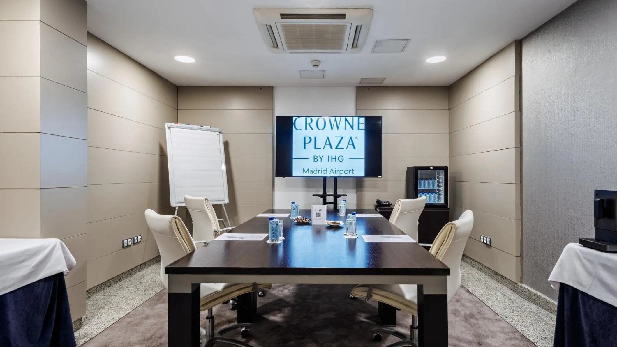 Meeting/conference room in Hotel Crowne Plaza Madrid Airport