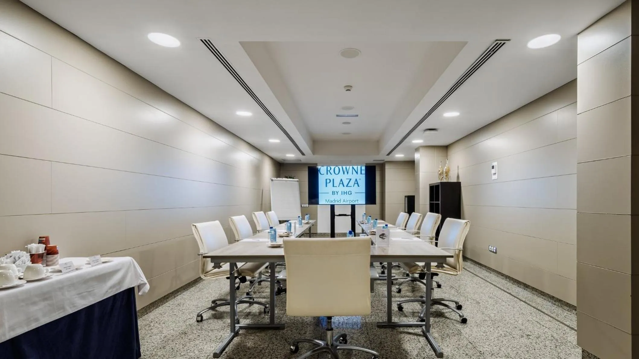 Meeting/conference room in Hotel Crowne Plaza Madrid Airport