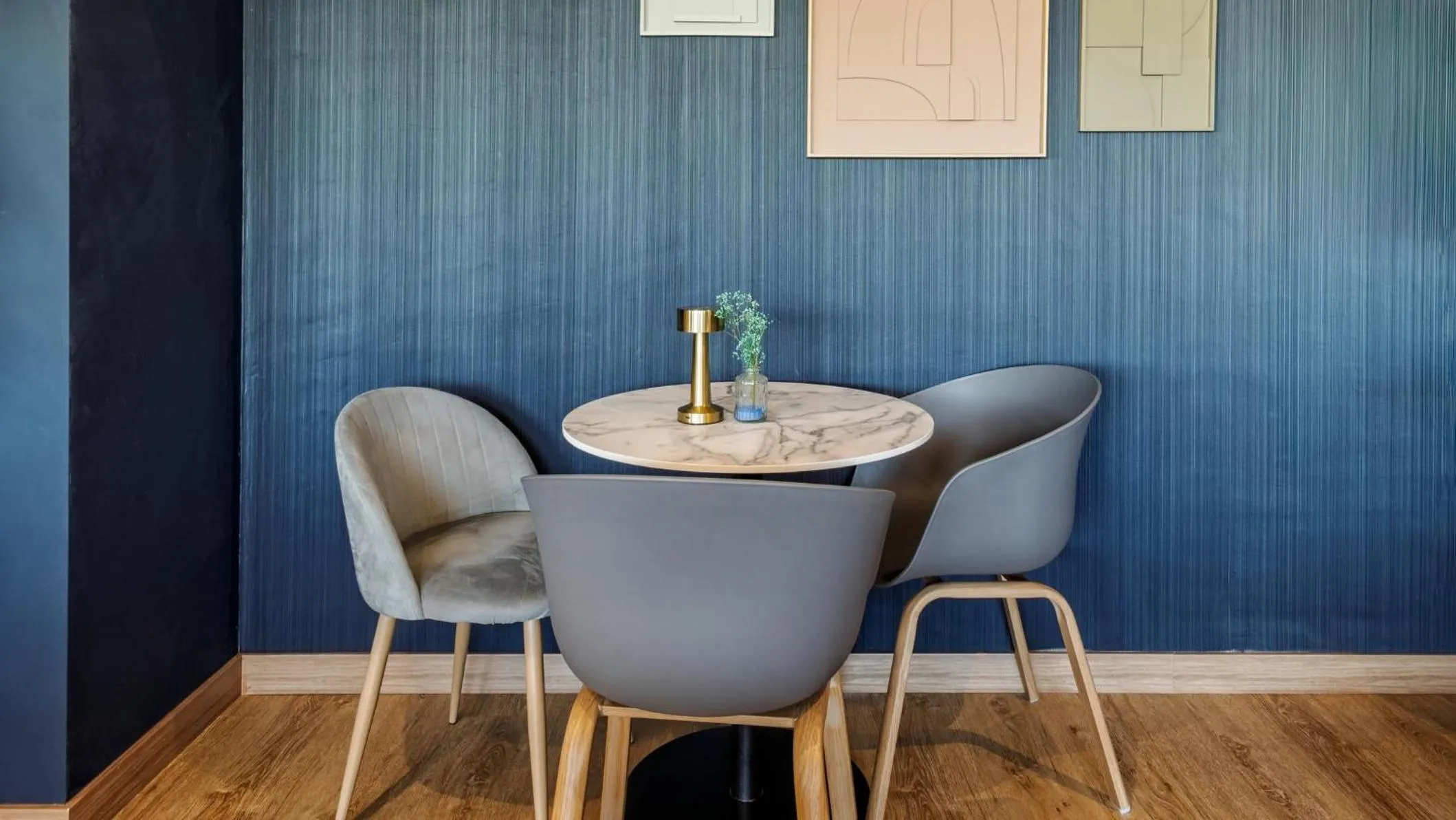 Restaurant/places to eat in Hotel Crowne Plaza Madrid Airport