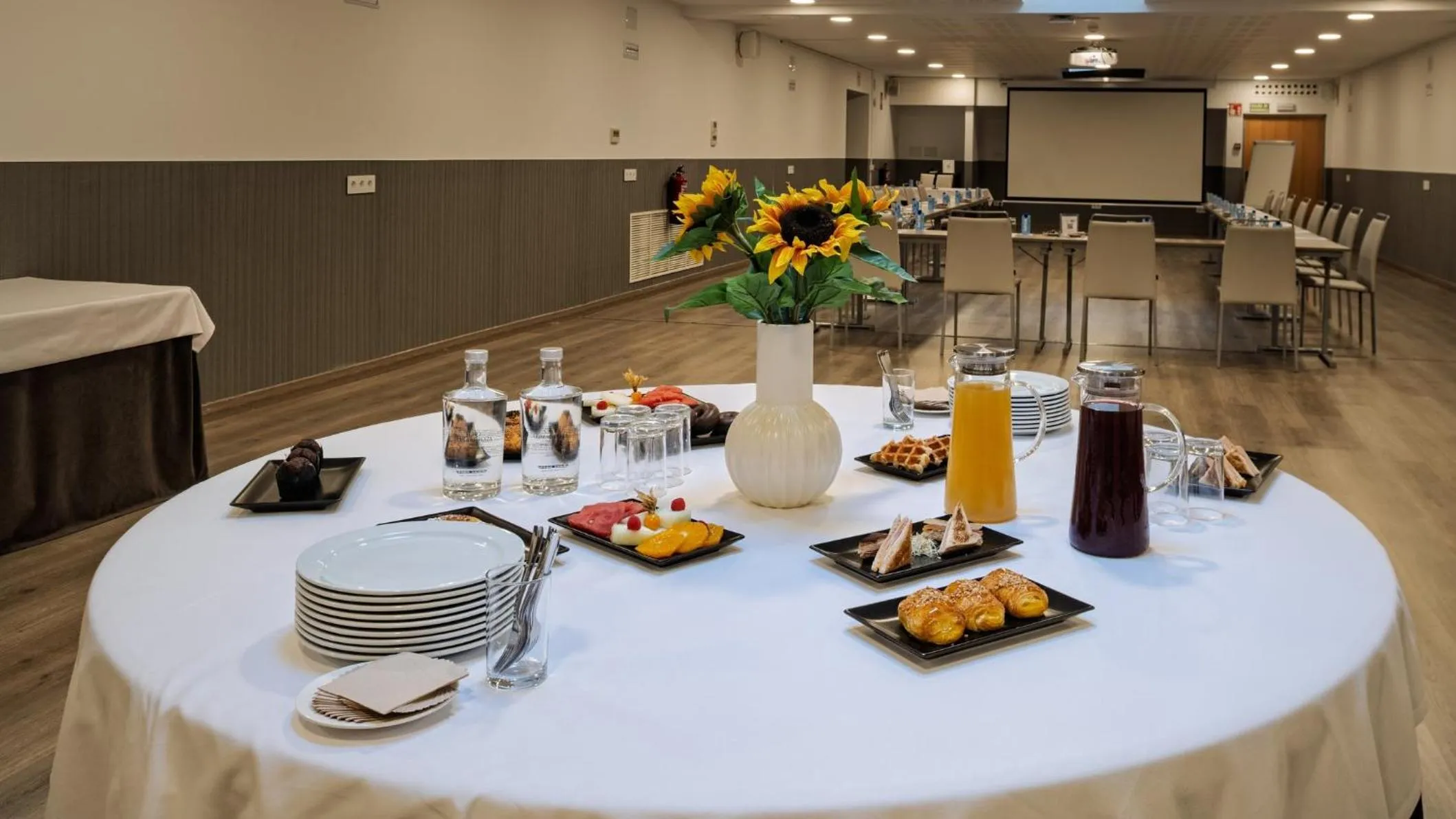 Meeting/conference room in Hotel Crowne Plaza Madrid Airport