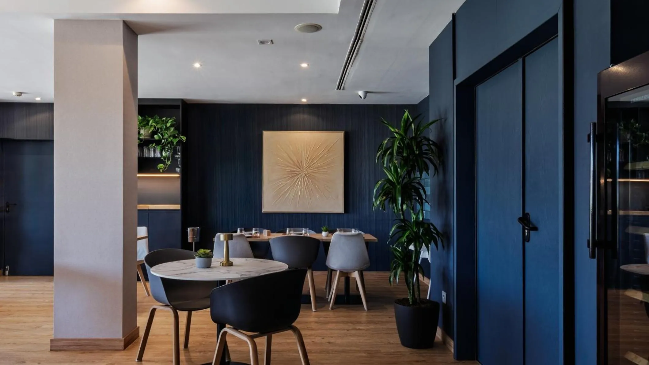 Restaurant/places to eat in Hotel Crowne Plaza Madrid Airport