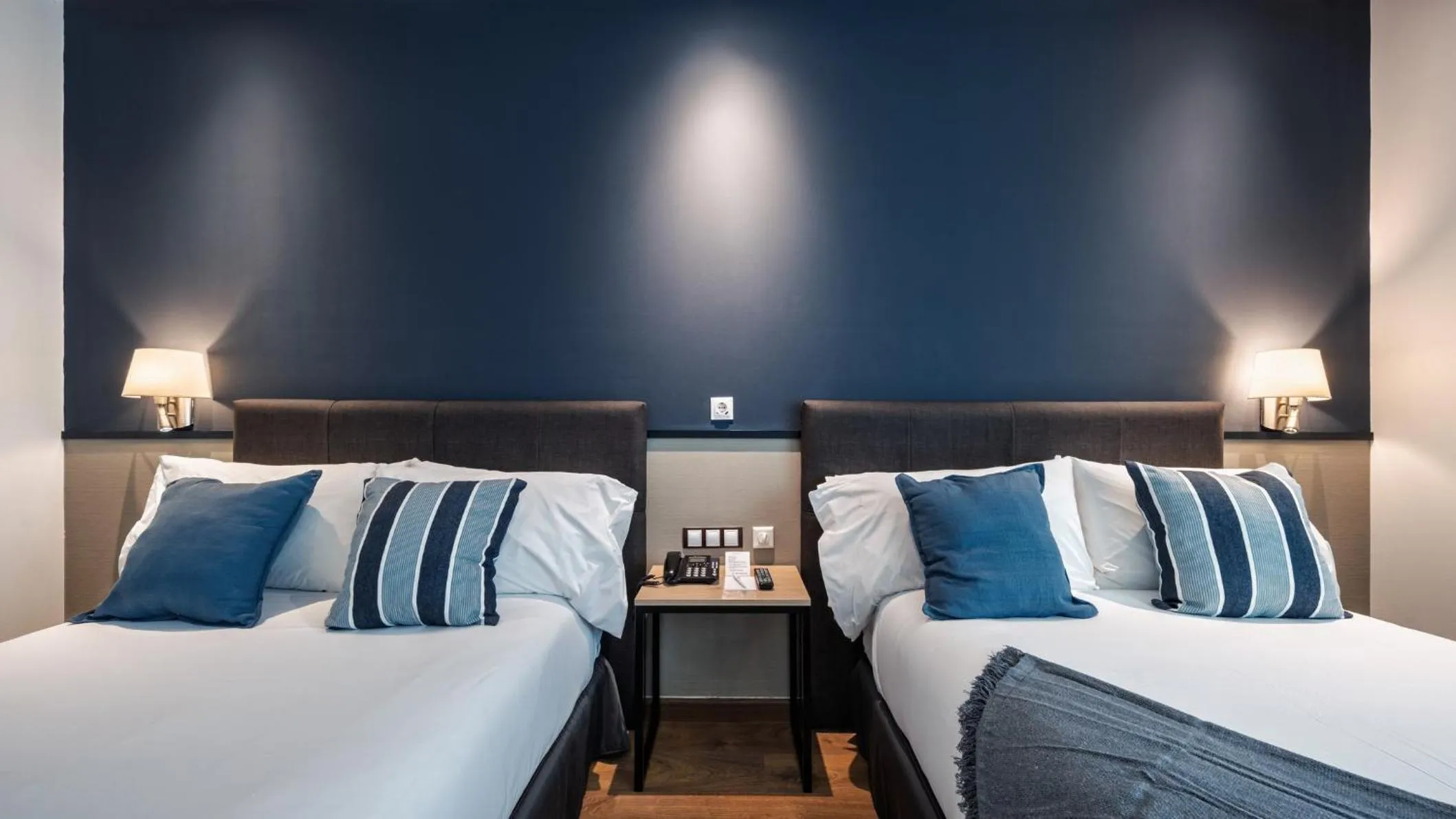 Photo of the whole room, Bed in Hotel Crowne Plaza Madrid Airport