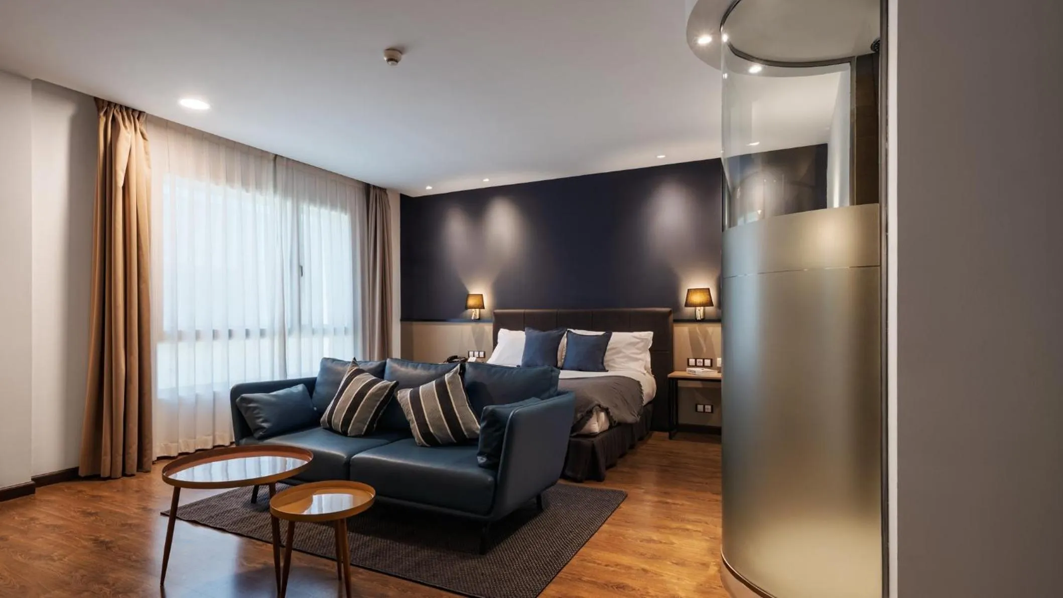 Photo of the whole room in Hotel Crowne Plaza Madrid Airport