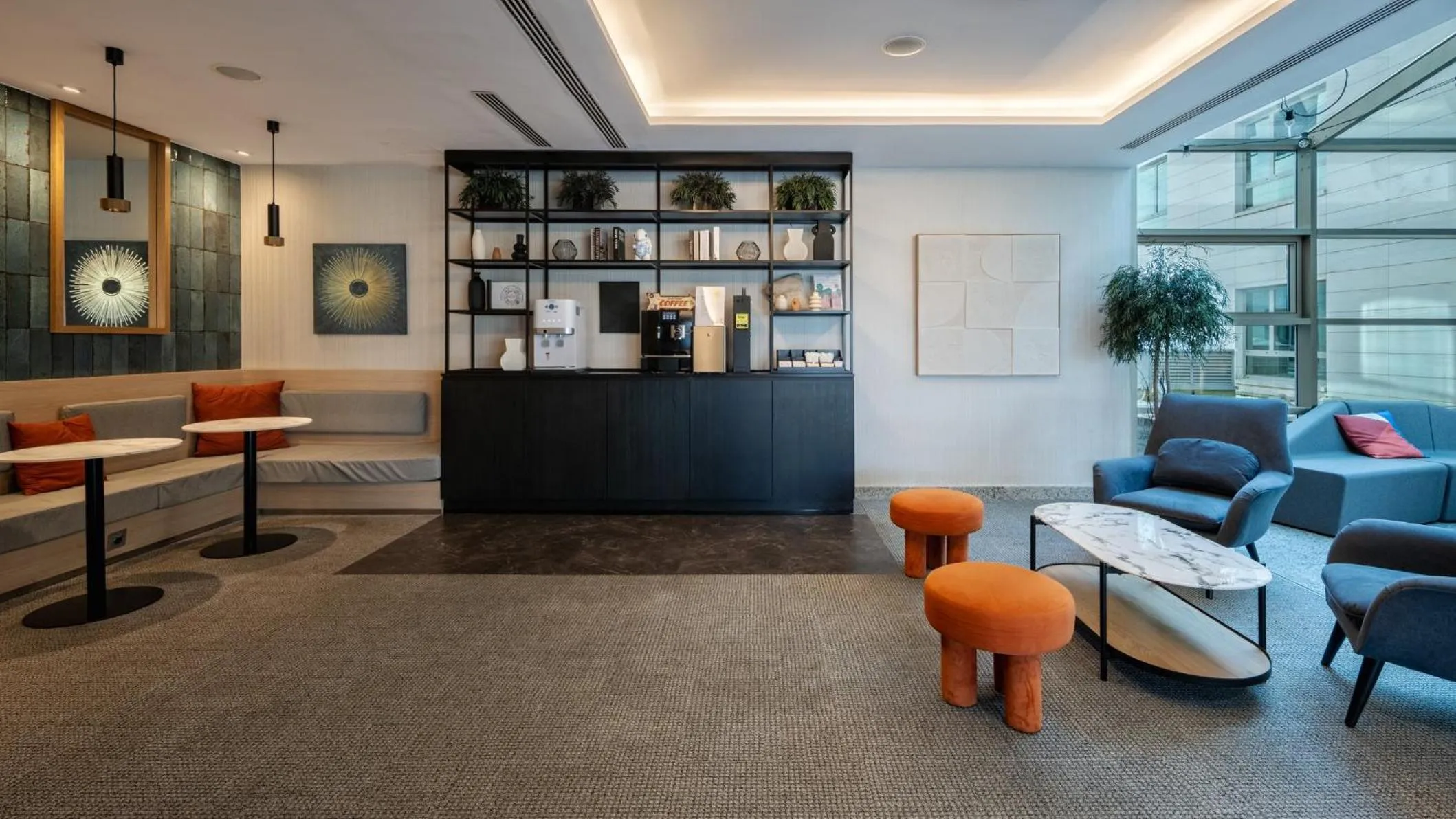 Property building in Hotel Crowne Plaza Madrid Airport