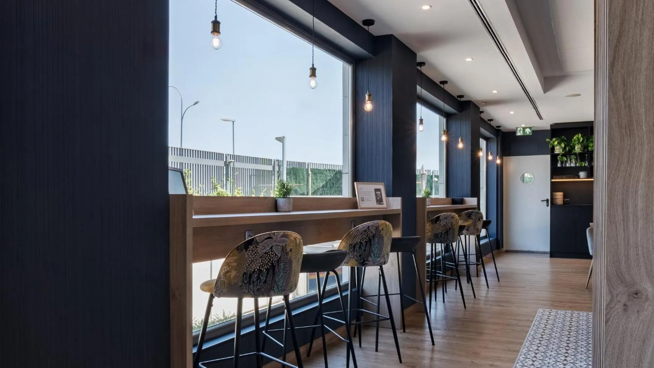 Restaurant/places to eat in Hotel Crowne Plaza Madrid Airport