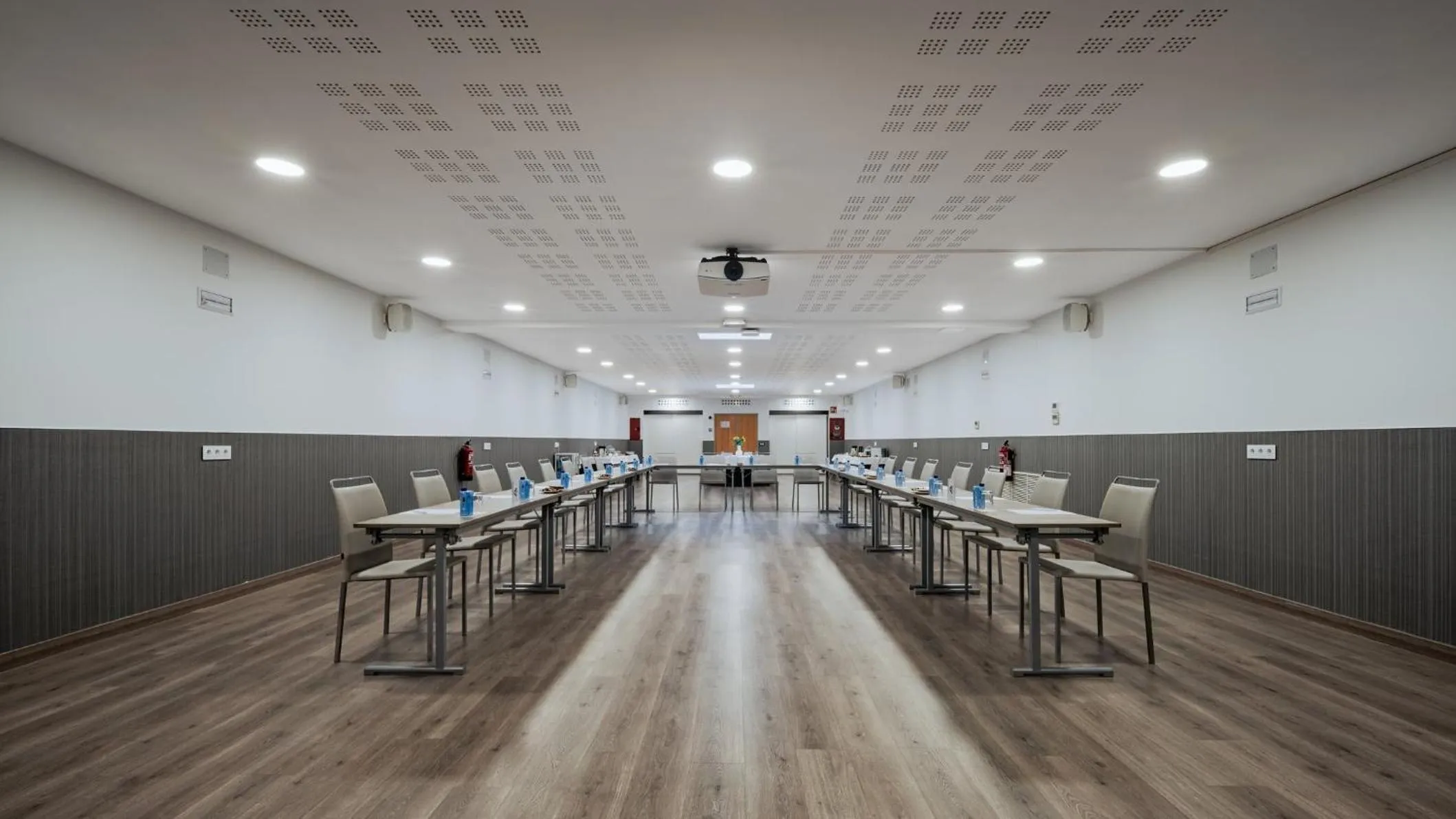 Meeting/conference room in Hotel Crowne Plaza Madrid Airport