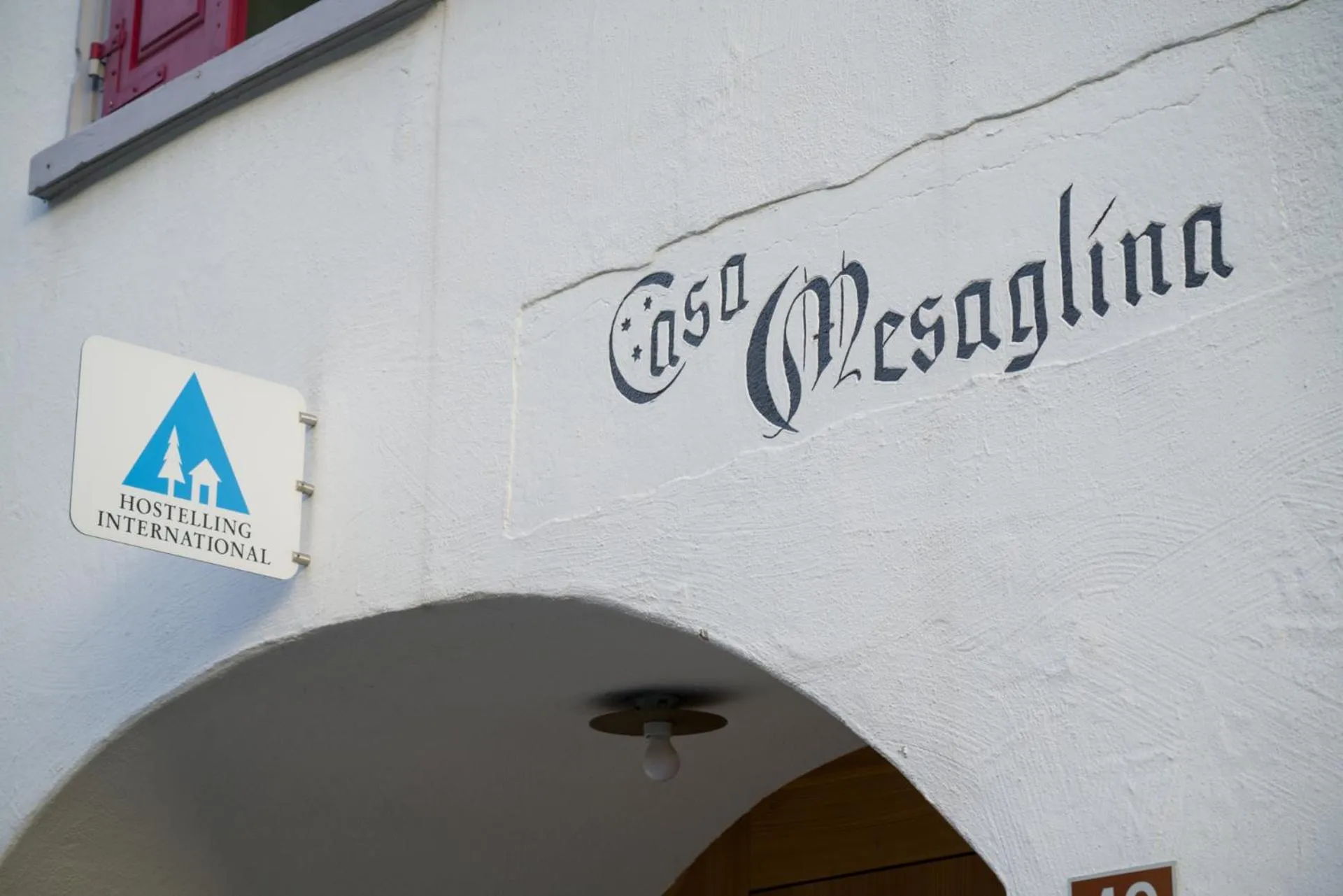 Facade/entrance in Jugendherberge Trin