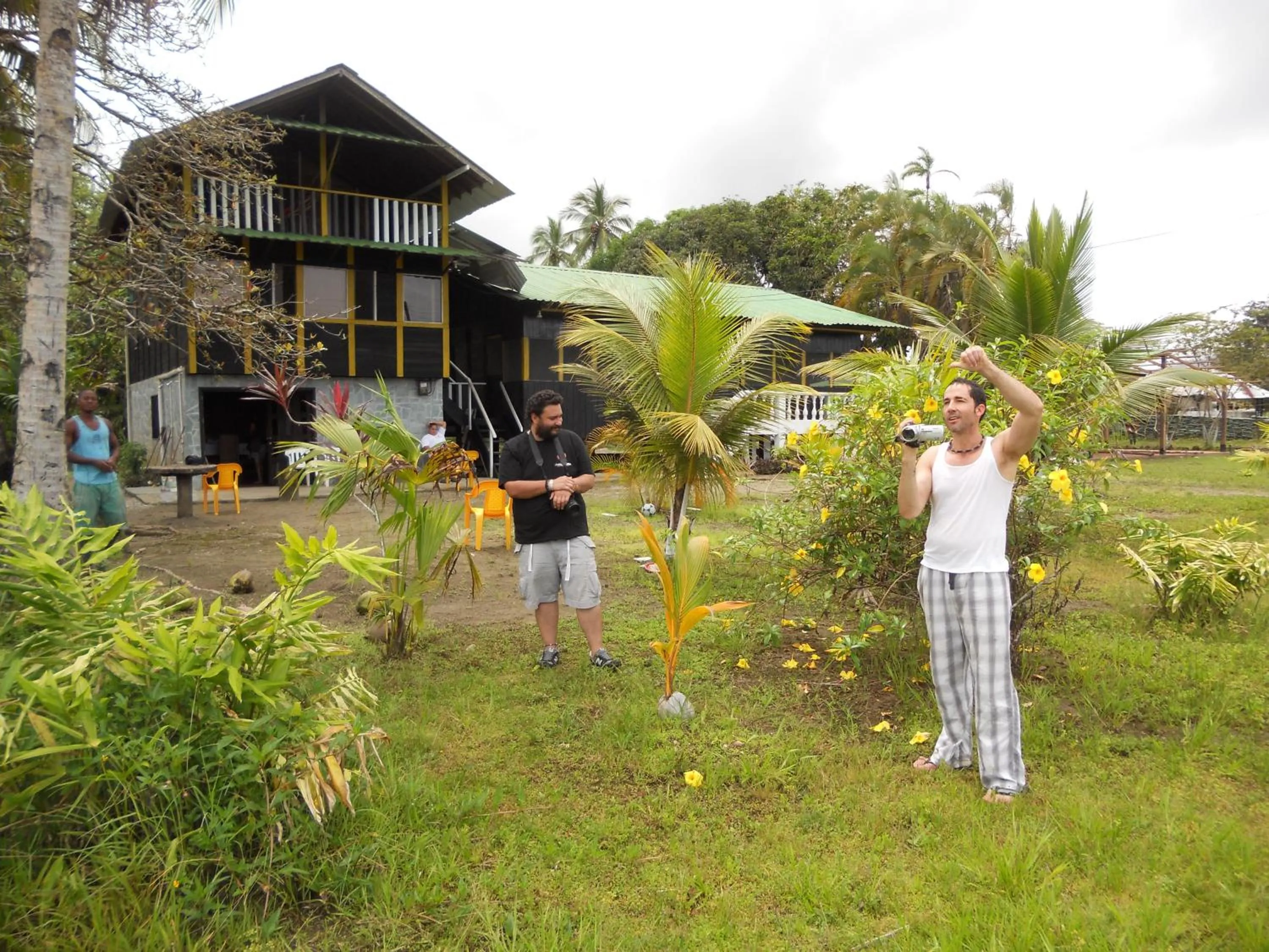 People in Hotel Nuquimar