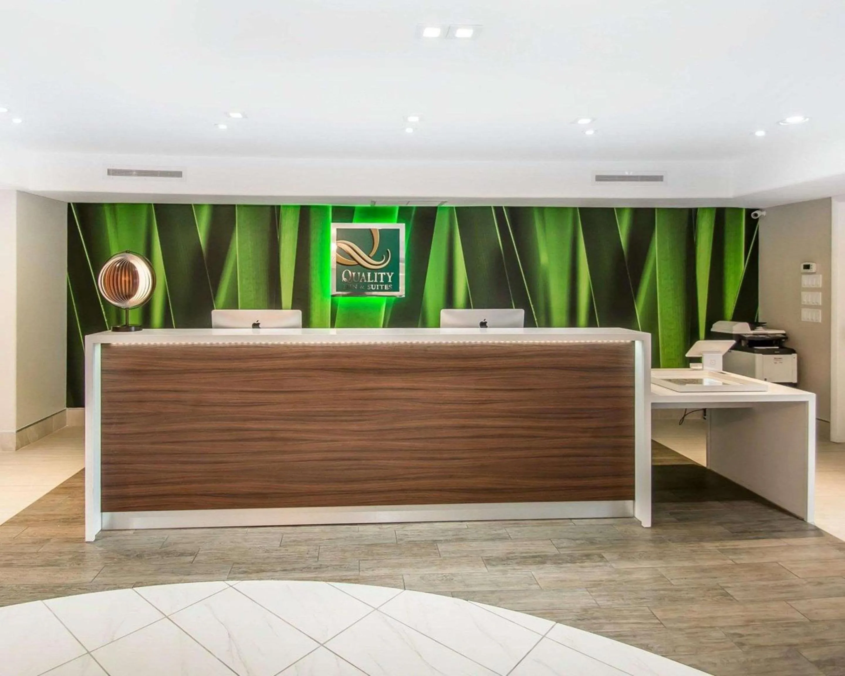 Lobby or reception in Quality Inn & Suites By the Parks