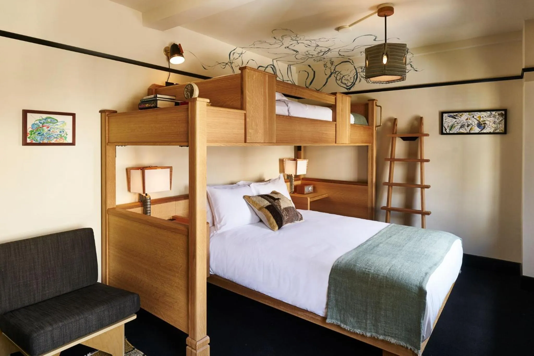 Bedroom, Bed in Freehand New York