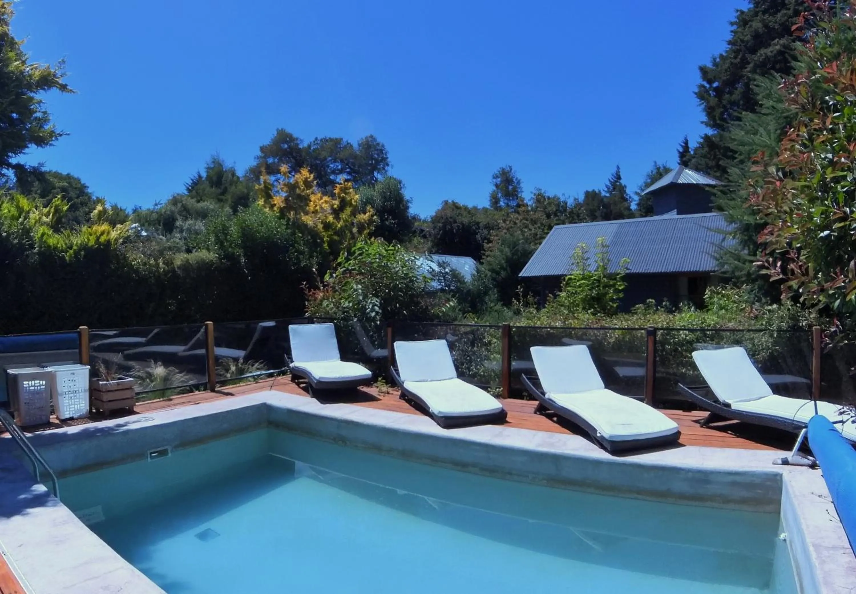 Swimming pool in Las Cumbres Apart & Suites