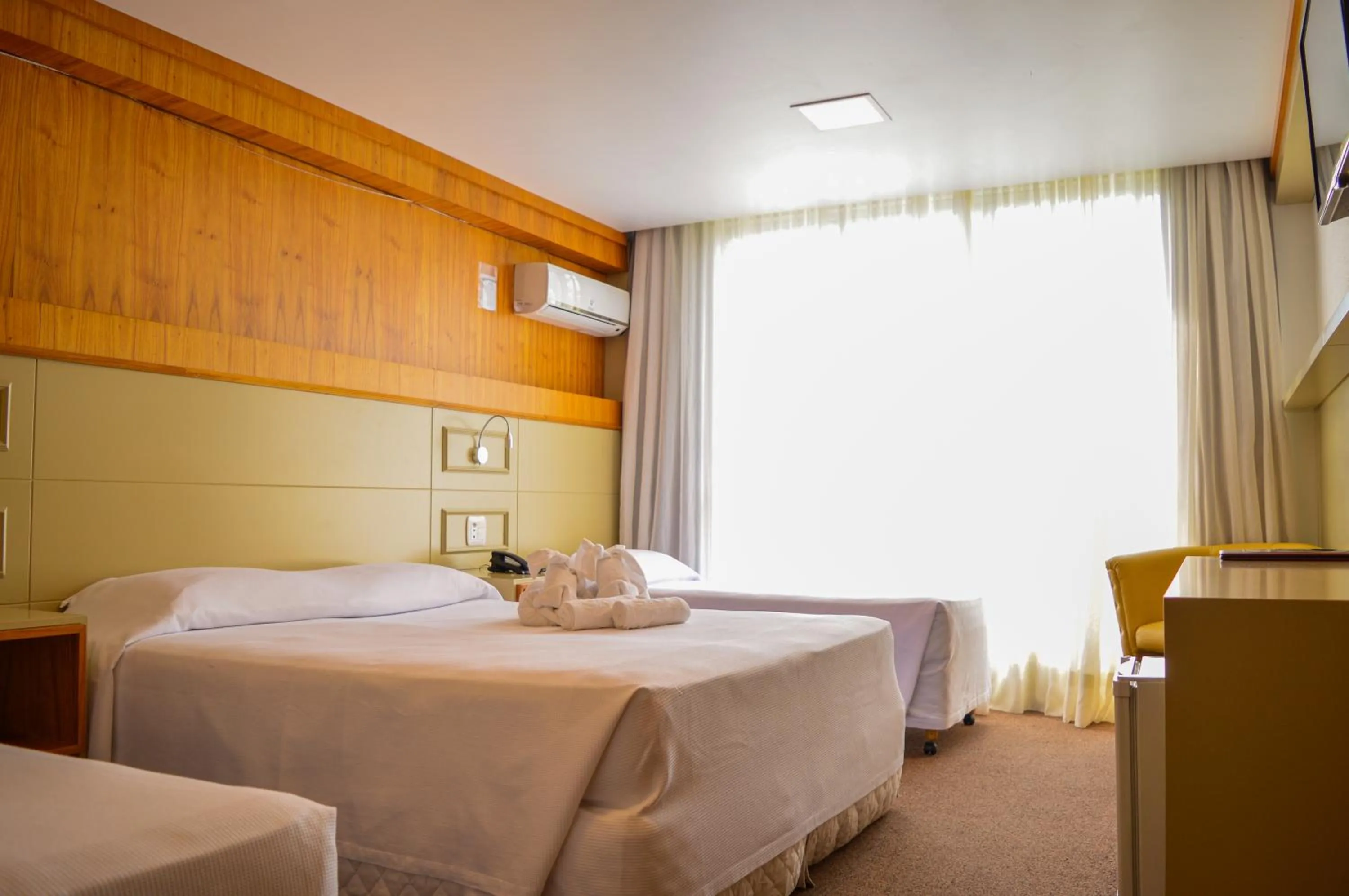 Bed in Sky Valle Hotel