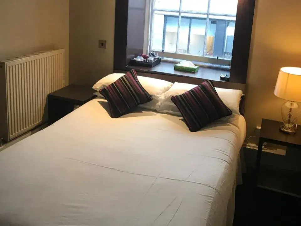 Bedroom, Bed in Rab Ha's Bedroom, Bed in Rab Ha's