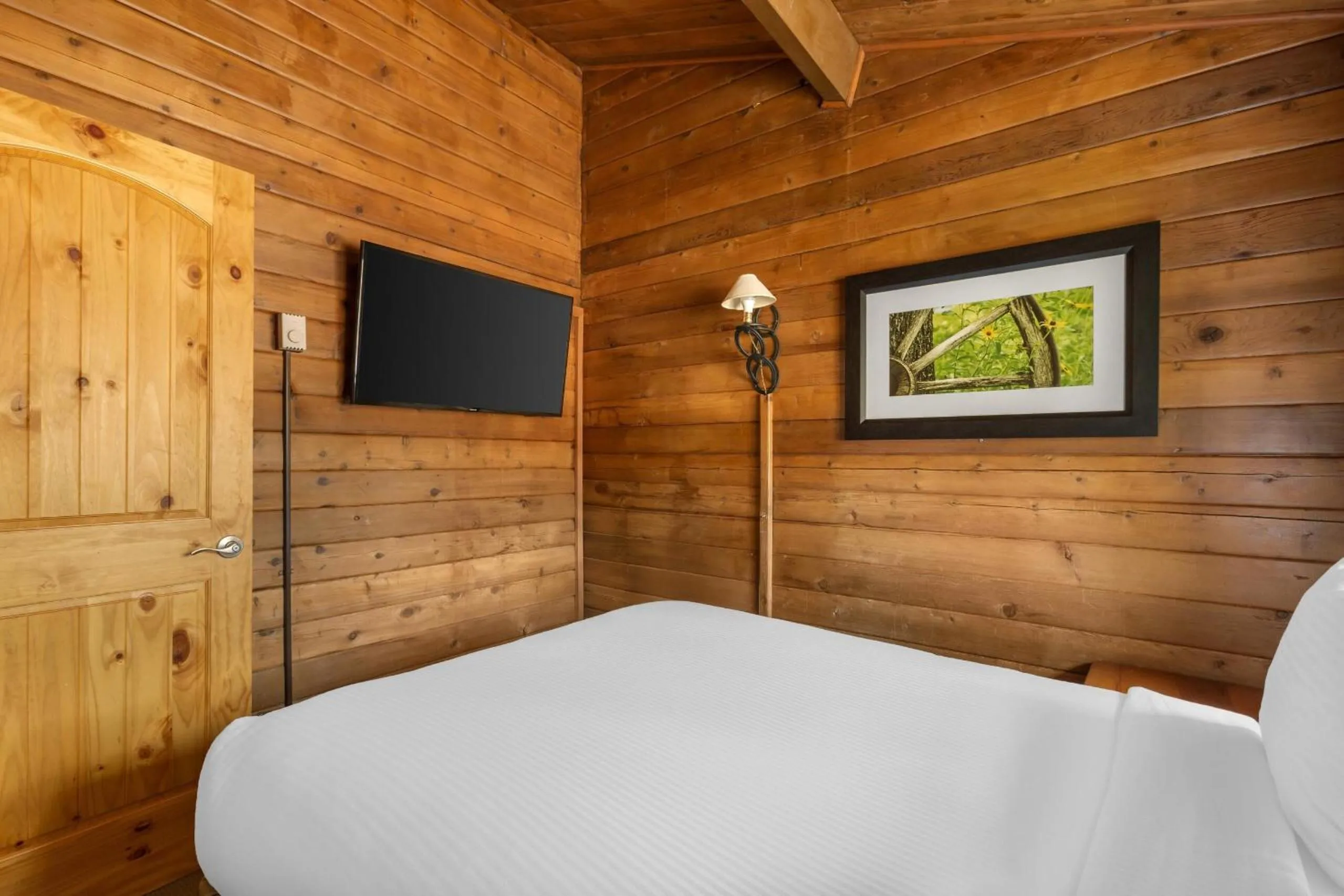 Bedroom, Bed in Kohl's Ranch Lodge