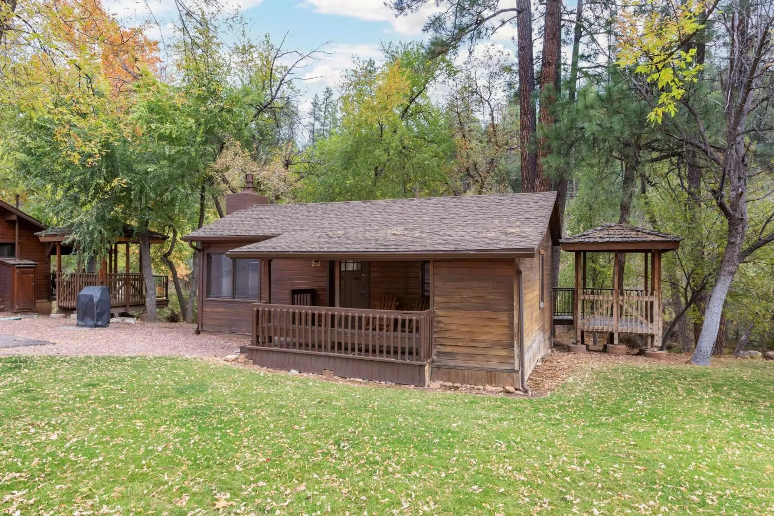 Property building in Kohl's Ranch Lodge Property building in Kohl's Ranch Lodge