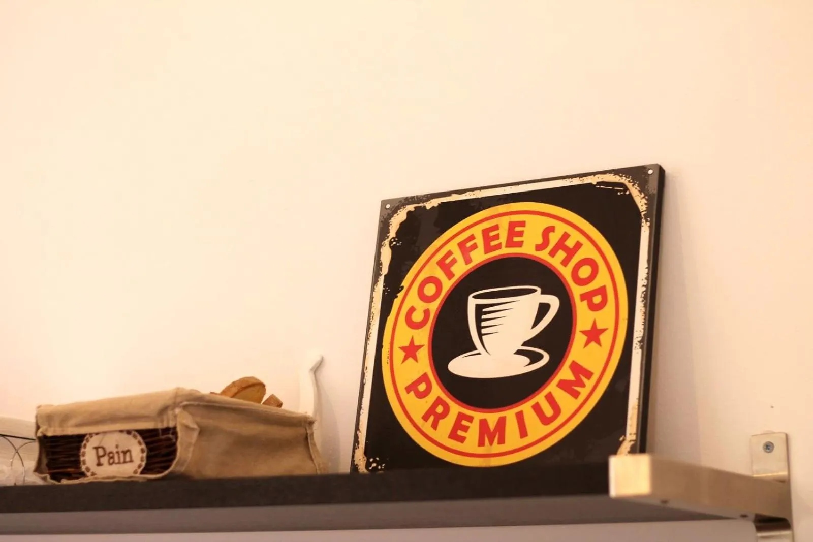 Decorative detail in Il Civico 2