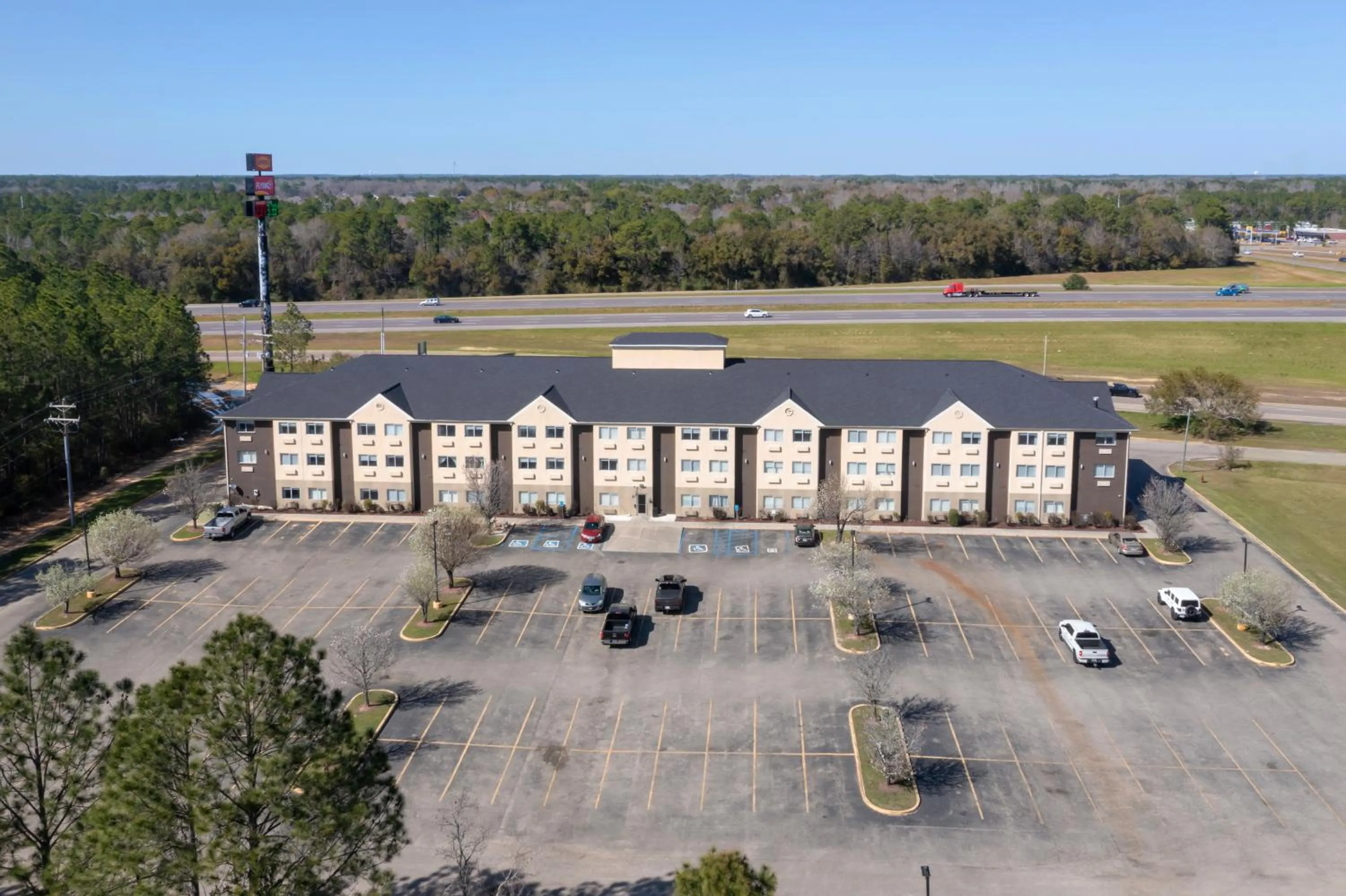 Property building in Comfort Inn & Suites Crystal Inn Sportsplex