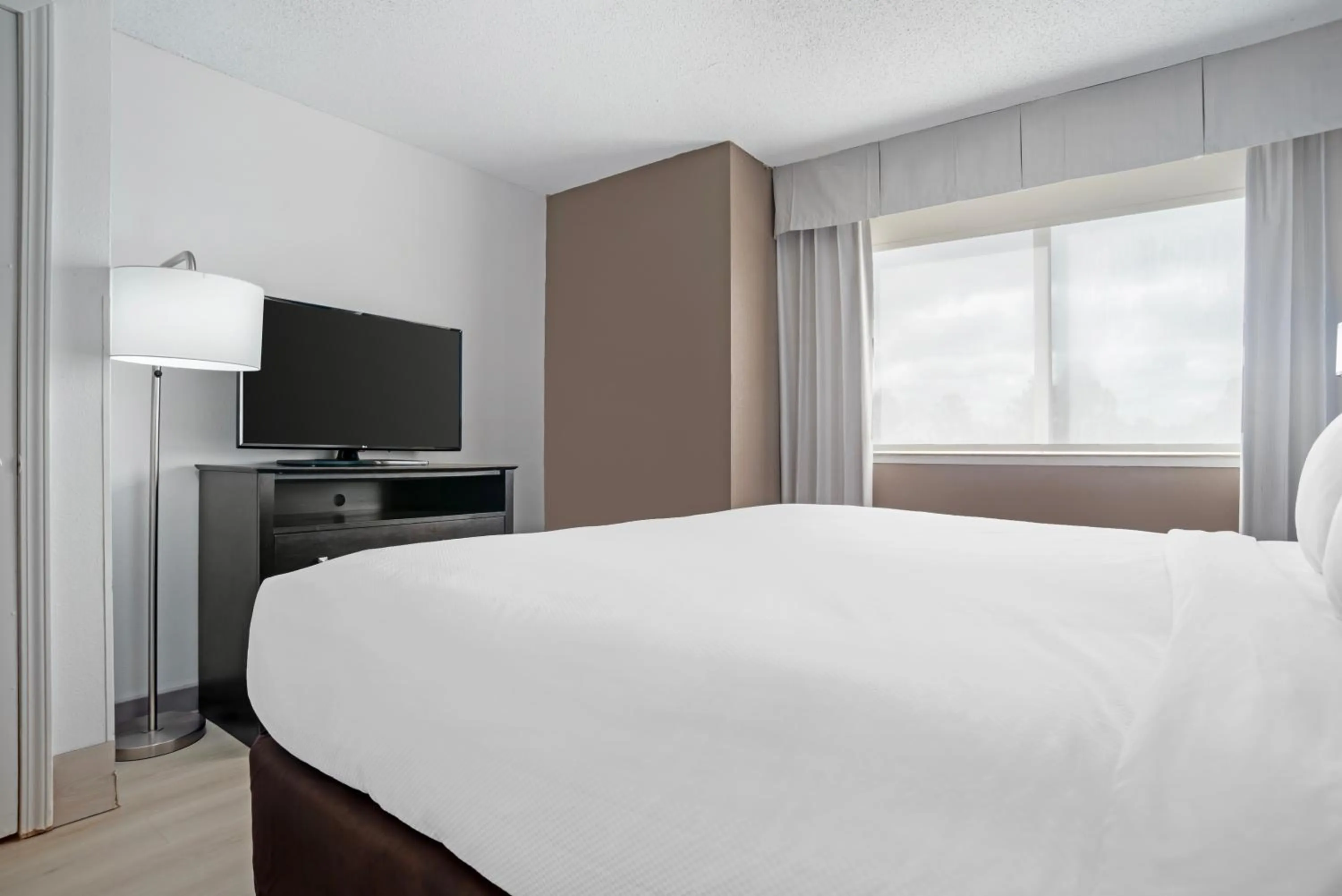 Bed in Comfort Inn & Suites Crystal Inn Sportsplex