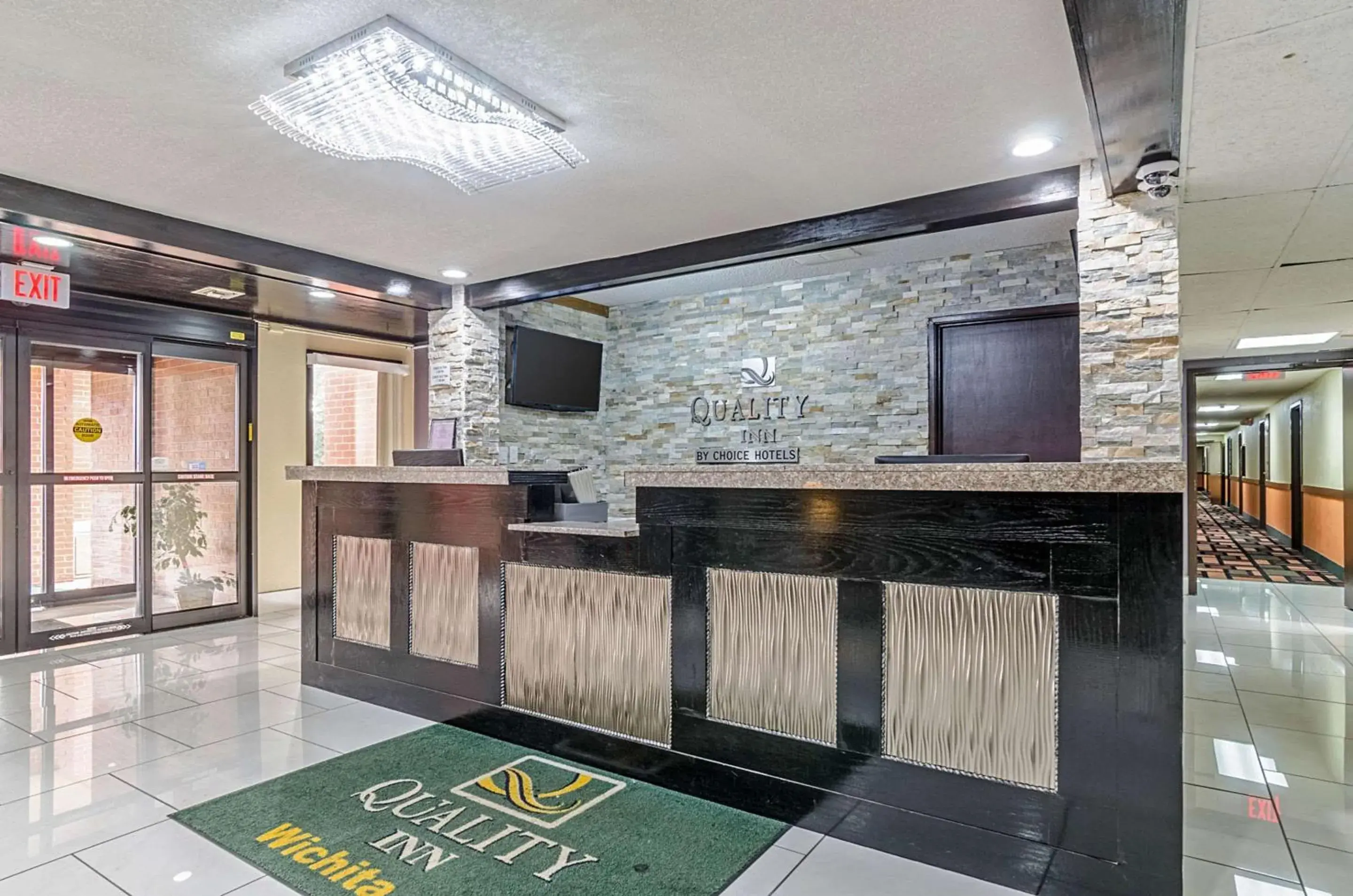 Lobby or reception in Quality Inn South Lobby or reception in Quality Inn South