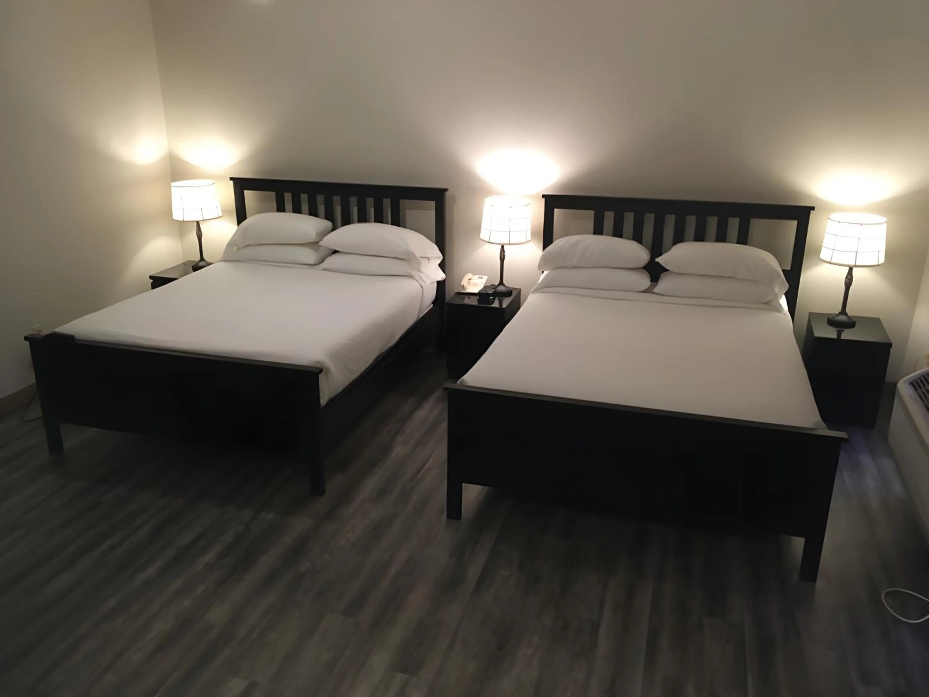 Bed in Boulder Twin Lakes Inn