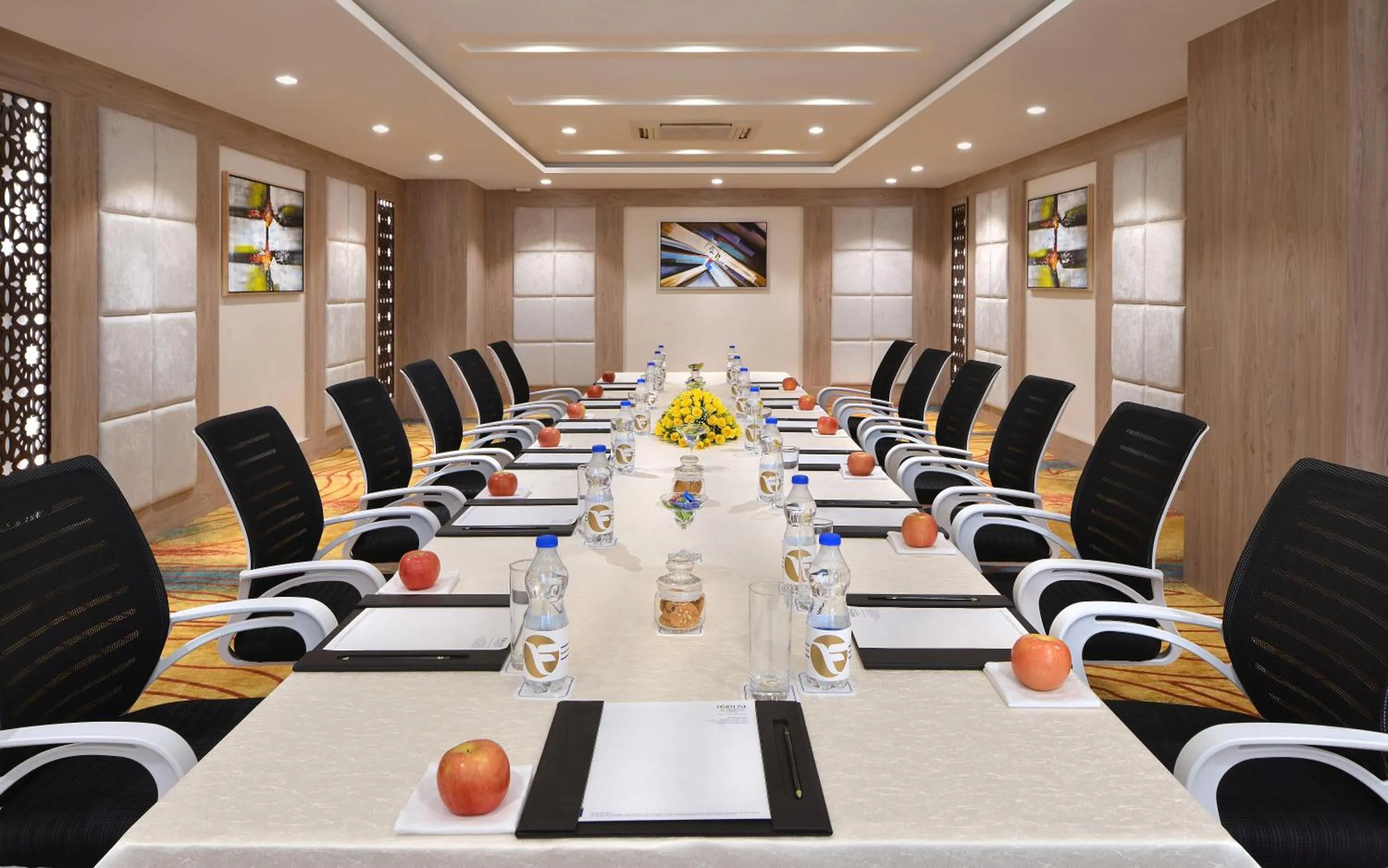 Meeting/conference room in Fortune Inn Promenade, Vadodara - Member ITC Hotels' Group