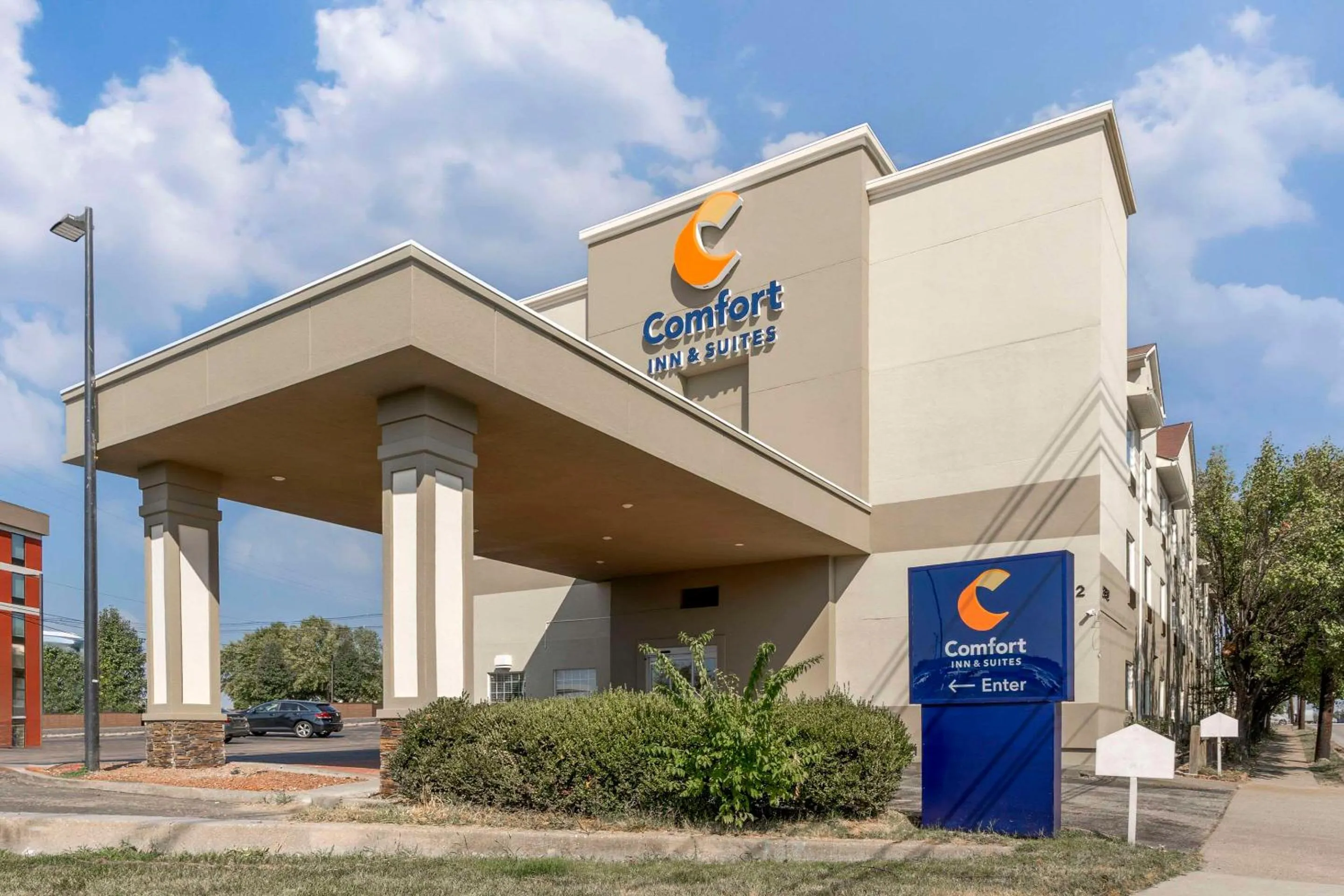 Property building in Comfort Inn & Suites Louisville Airport Fair & Expo