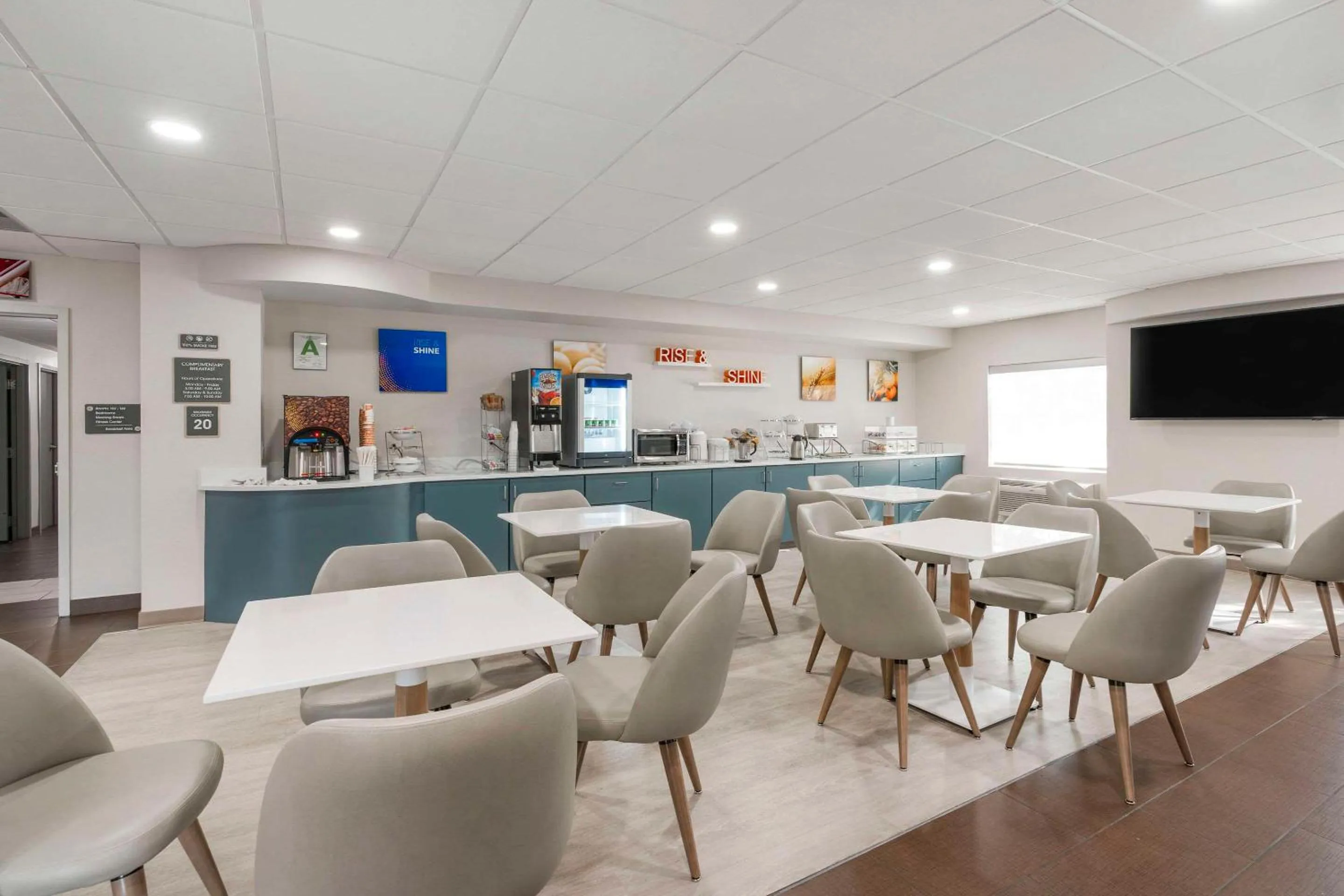 Breakfast in Comfort Inn & Suites Louisville Airport Fair & Expo