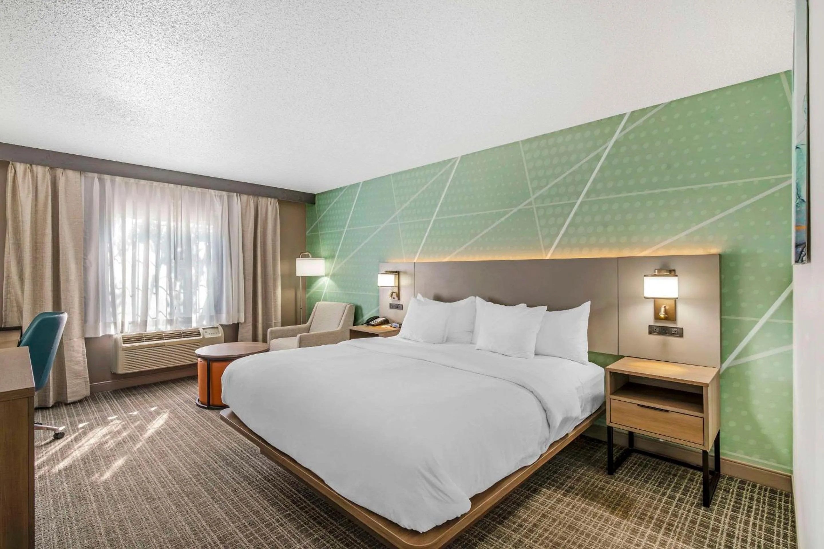 Bedroom, Bed in Comfort Inn & Suites Louisville Airport Fair & Expo