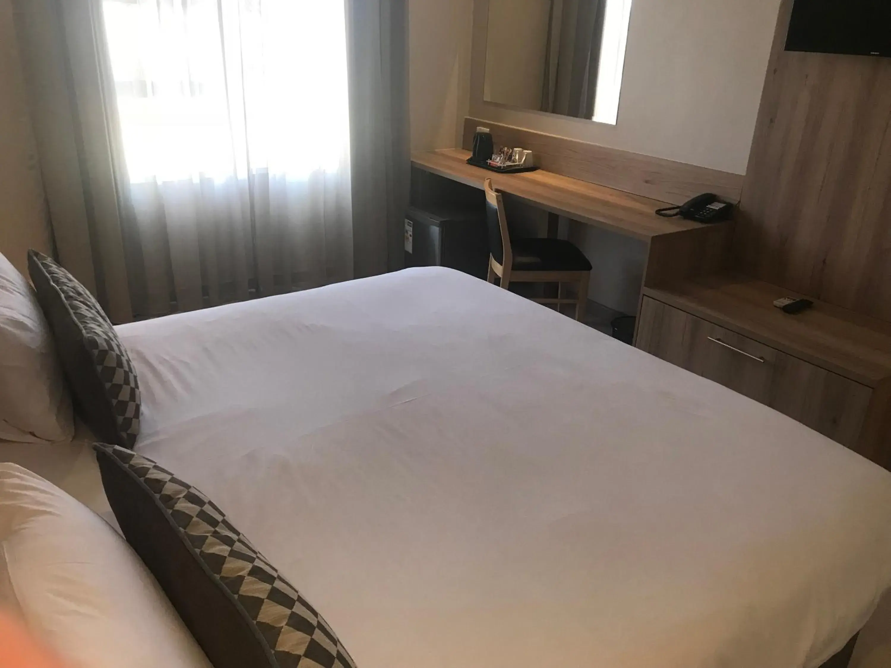 Deluxe King Room in Regal Inn Hotel Midrand Deluxe King Room in Regal Inn Hotel Midrand