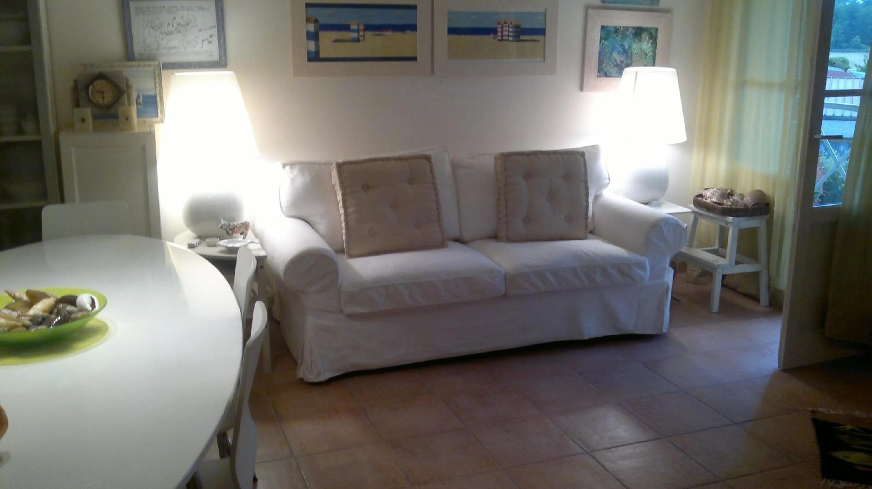 Living room, Bed in Il Palco residence