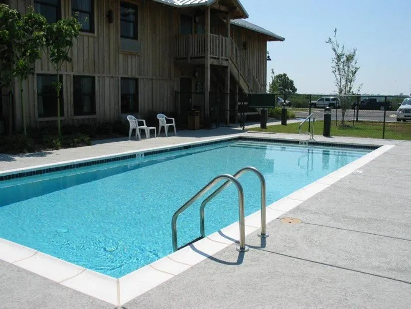 Swimming pool in Champions Black Bear Lodge