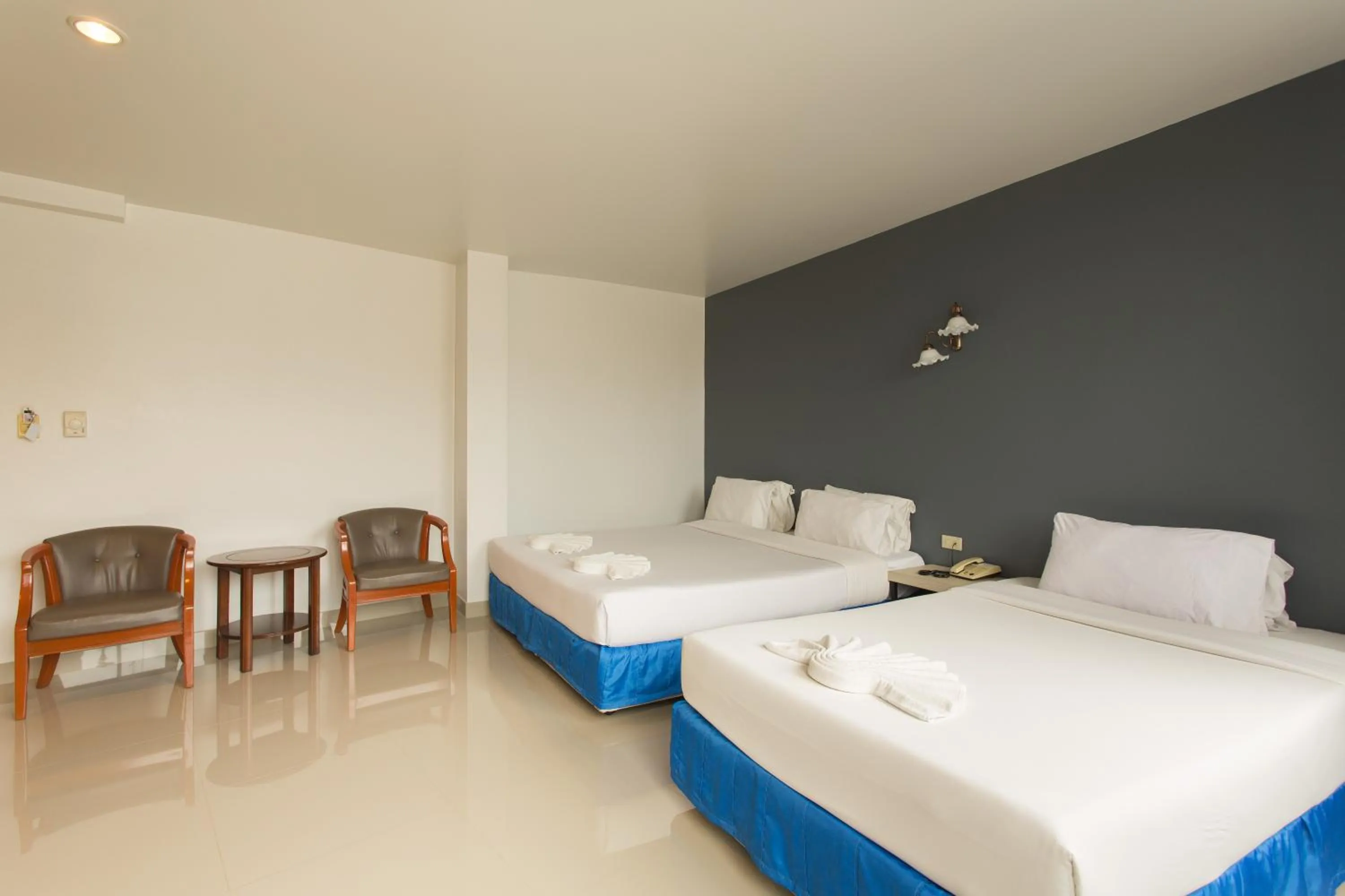 Photo of the whole room, Bed in City Hotel Krabi