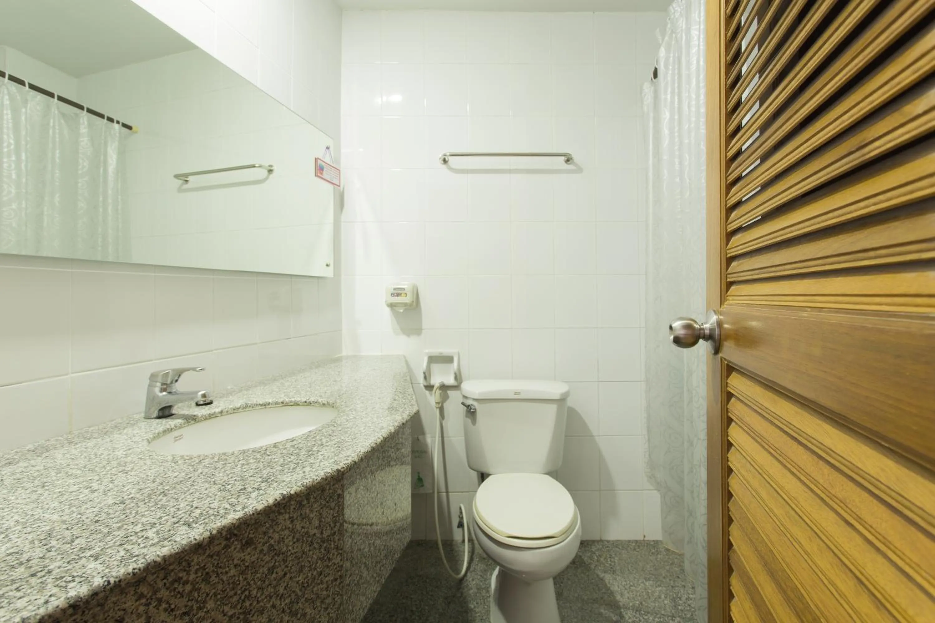 Shower in City Hotel Krabi