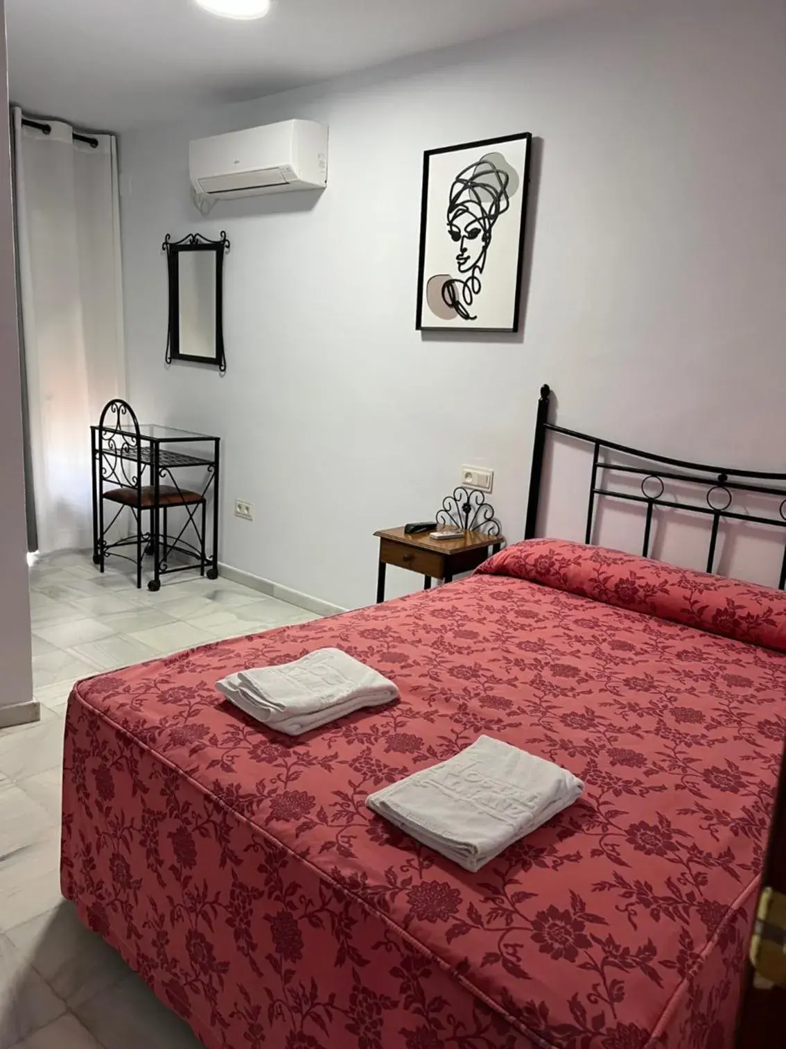 Double Room in Hostal Almanzor Double Room in Hostal Almanzor