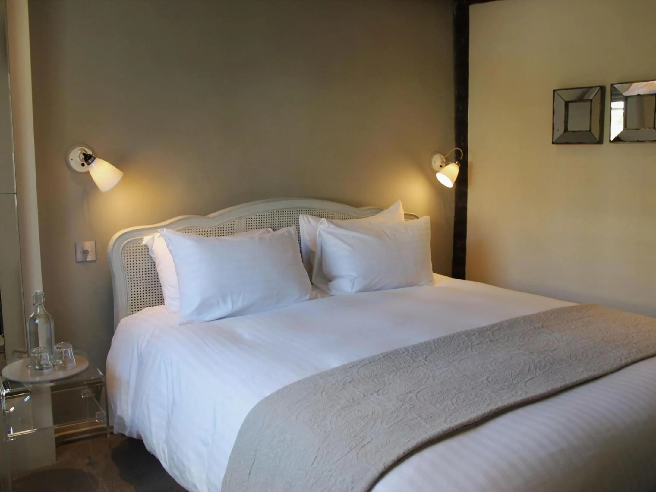 Bedroom, Bed in The Ship Inn